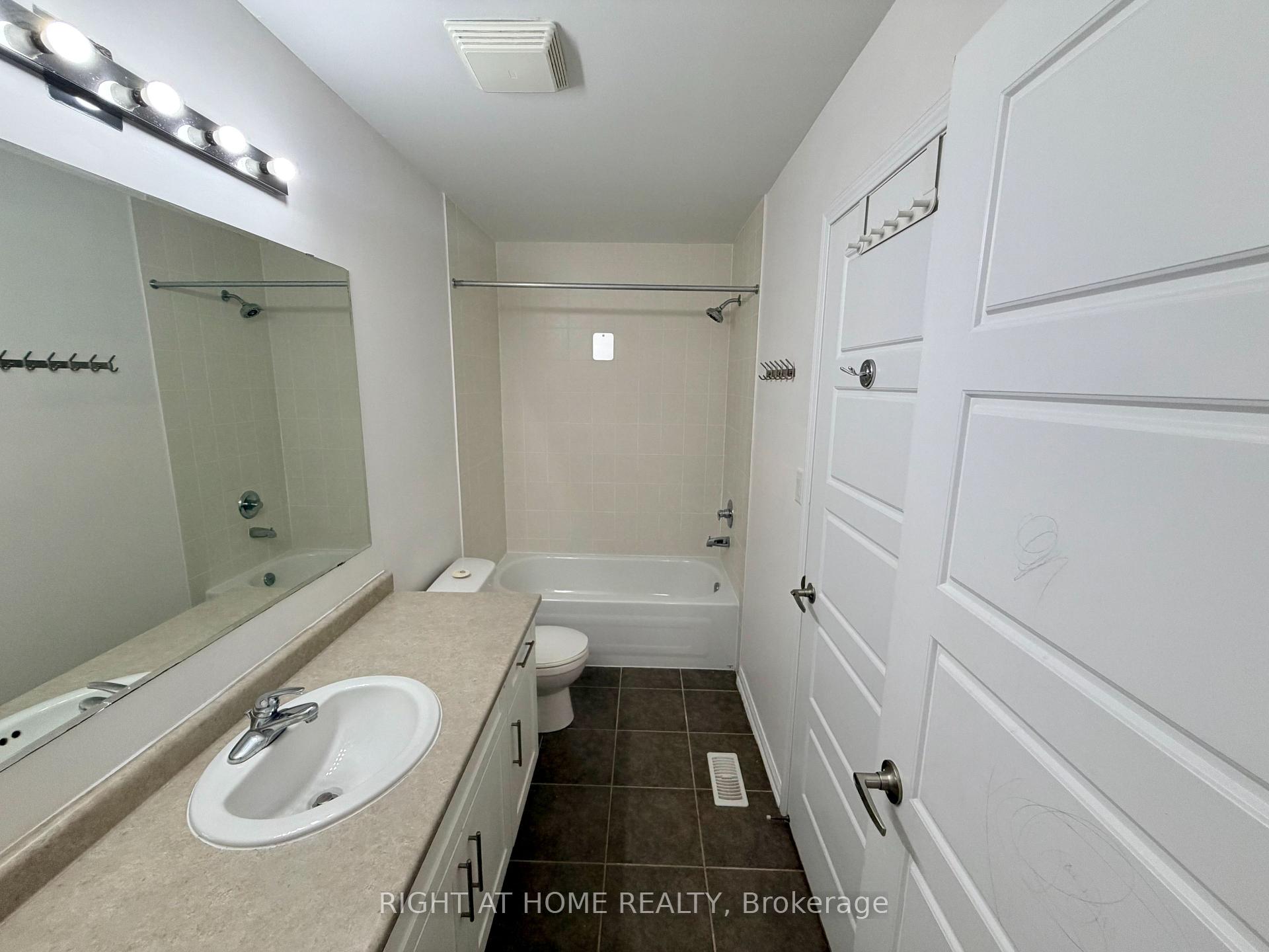 Photo 11 of 19 Klemscott Road, Brampton, Northwest Brampton — HOMEH