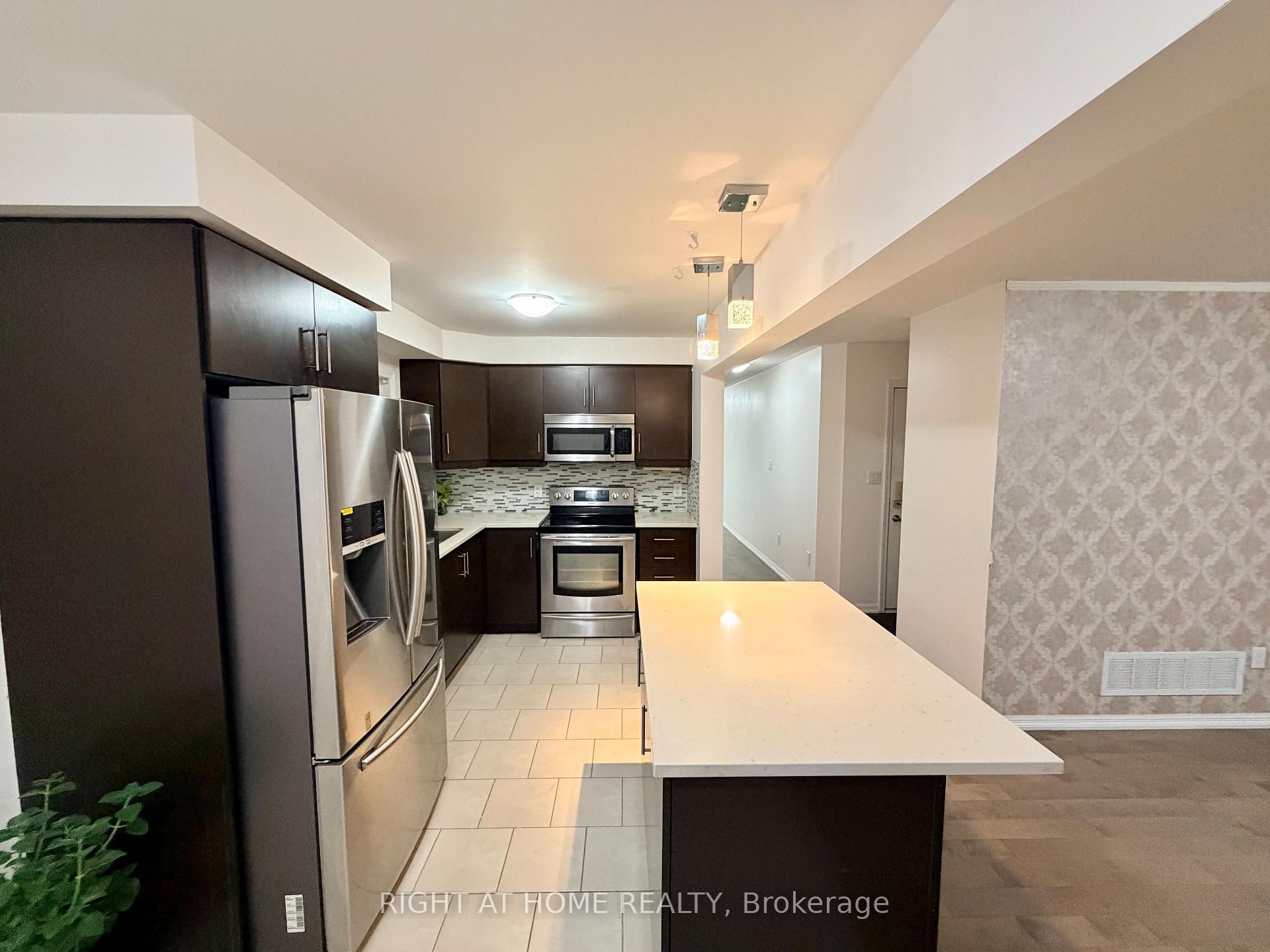 Photo 14 of 19 Klemscott Road, Brampton, Northwest Brampton — HOMEH
