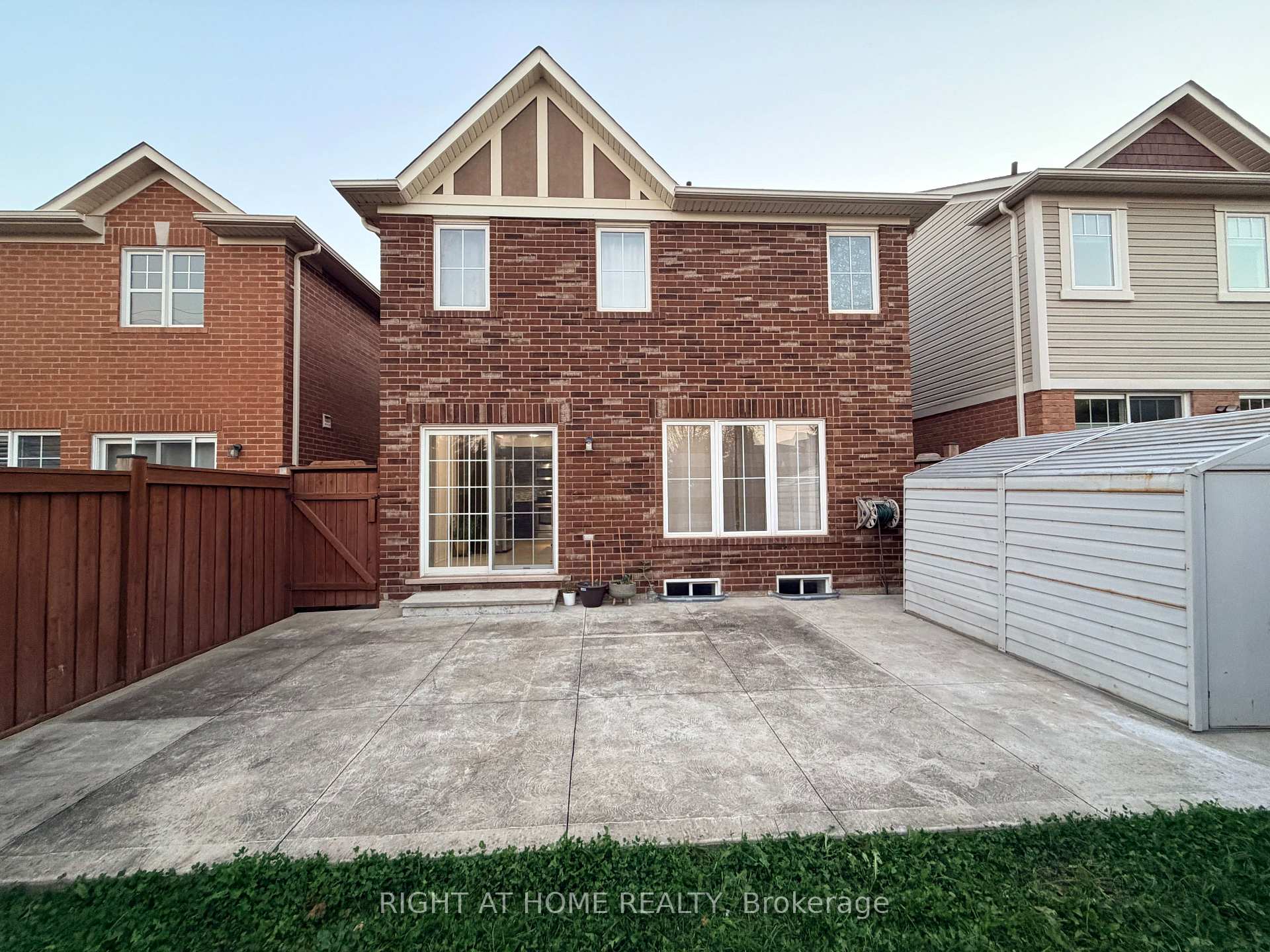 Photo 16 of 19 Klemscott Road, Brampton, Northwest Brampton — HOMEH