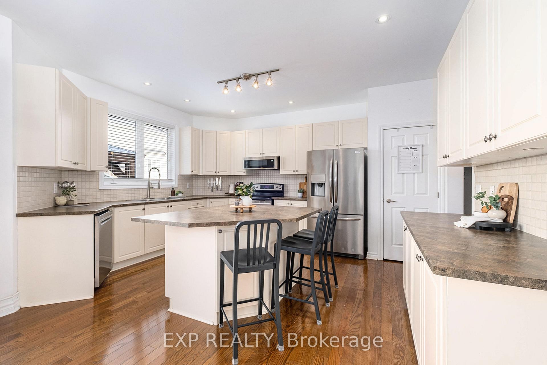 Photo 11 of 2174 Sunset Cove Circle, Ottawa, Barrhaven - Half Moon Bay — HOMEH