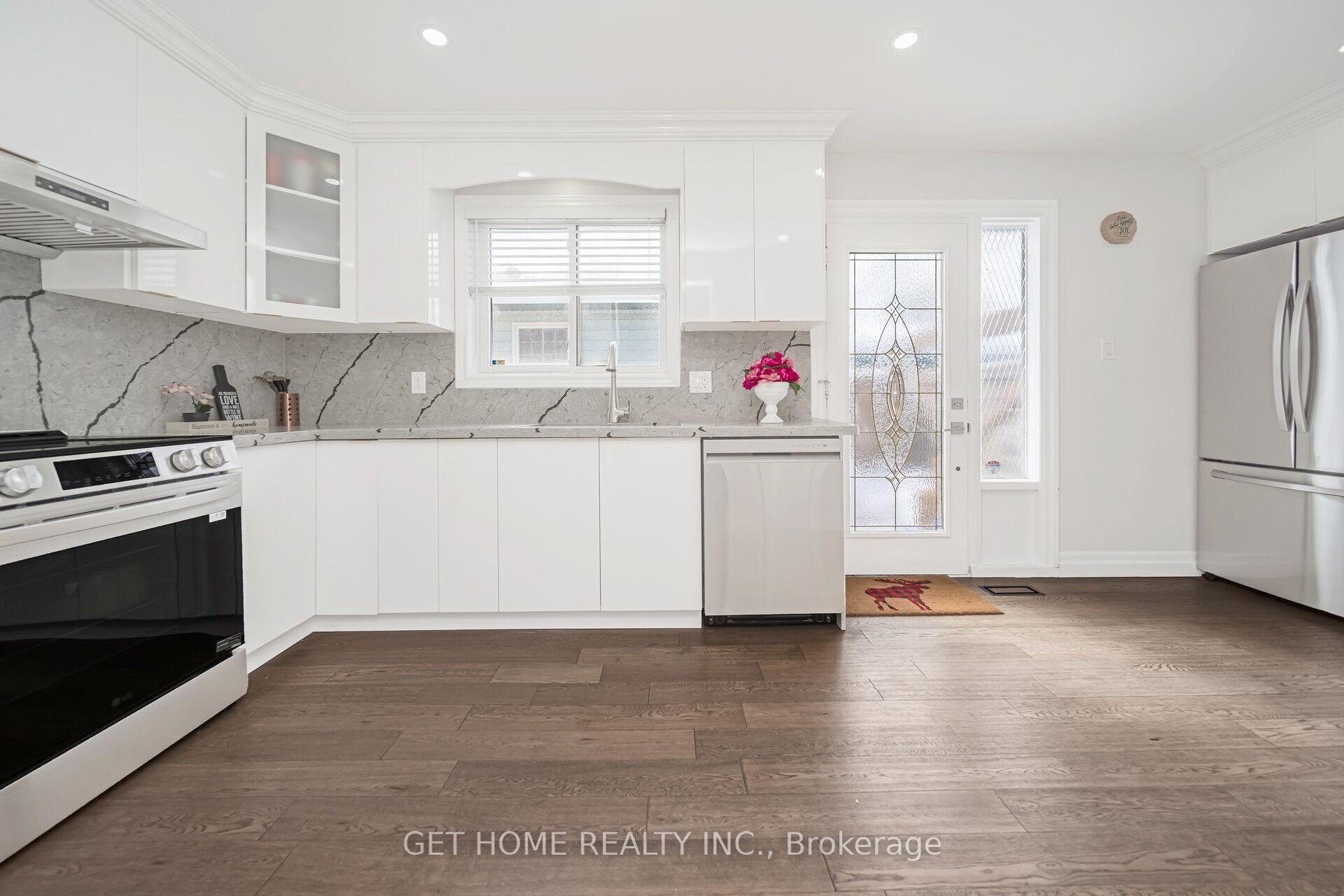 Photo 11 of 2446 Martin Court, Burlington, Mountainside — HOMEH