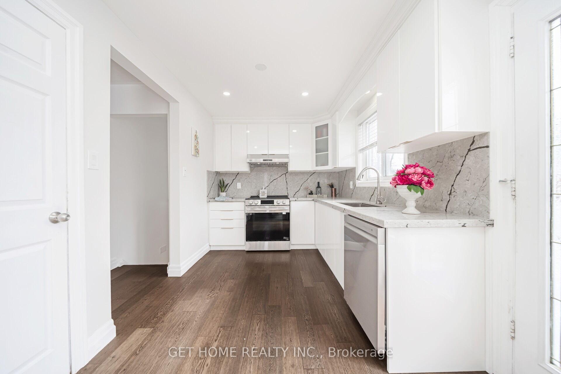 Photo 12 of 2446 Martin Court, Burlington, Mountainside — HOMEH