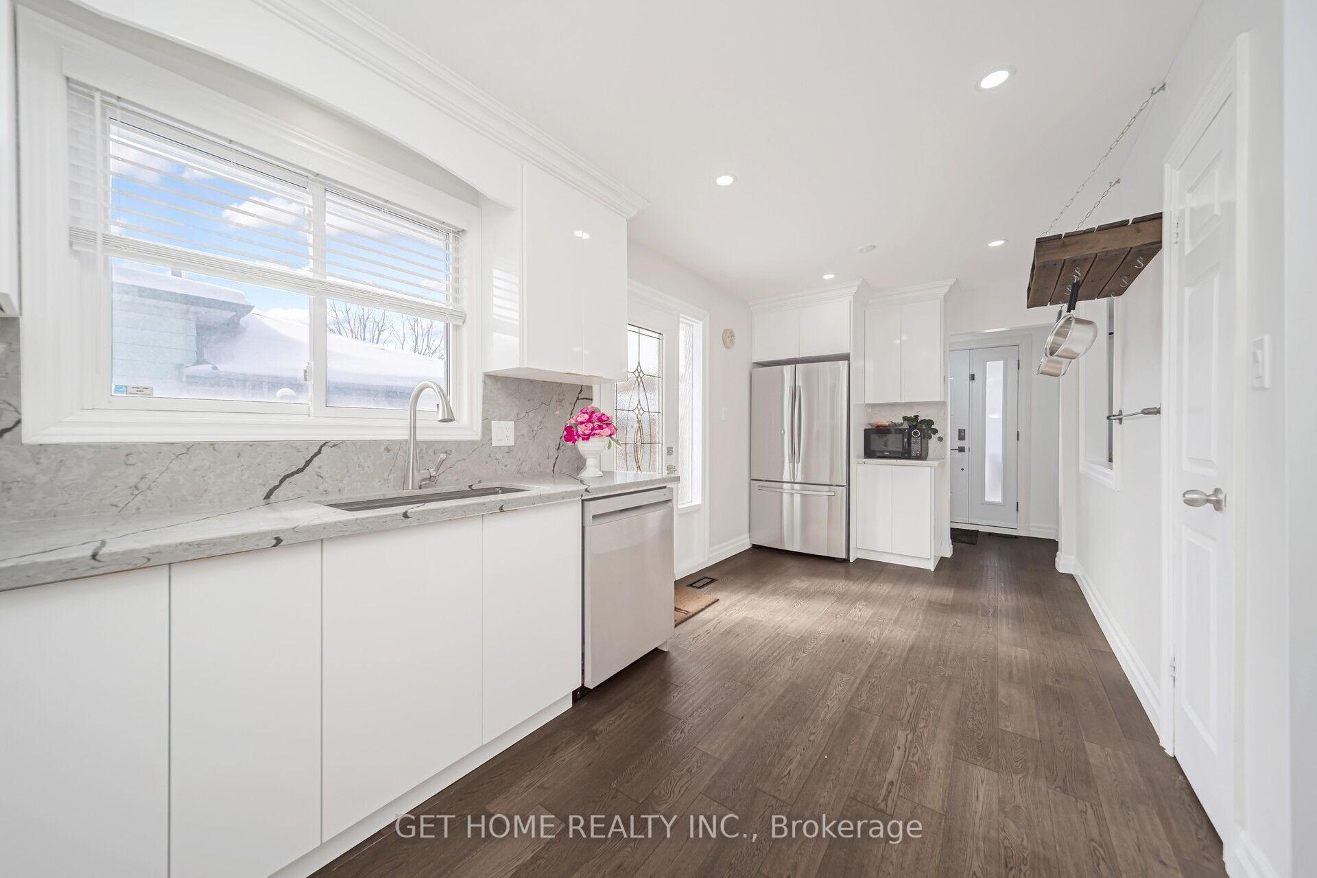 Photo 14 of 2446 Martin Court, Burlington, Mountainside — HOMEH