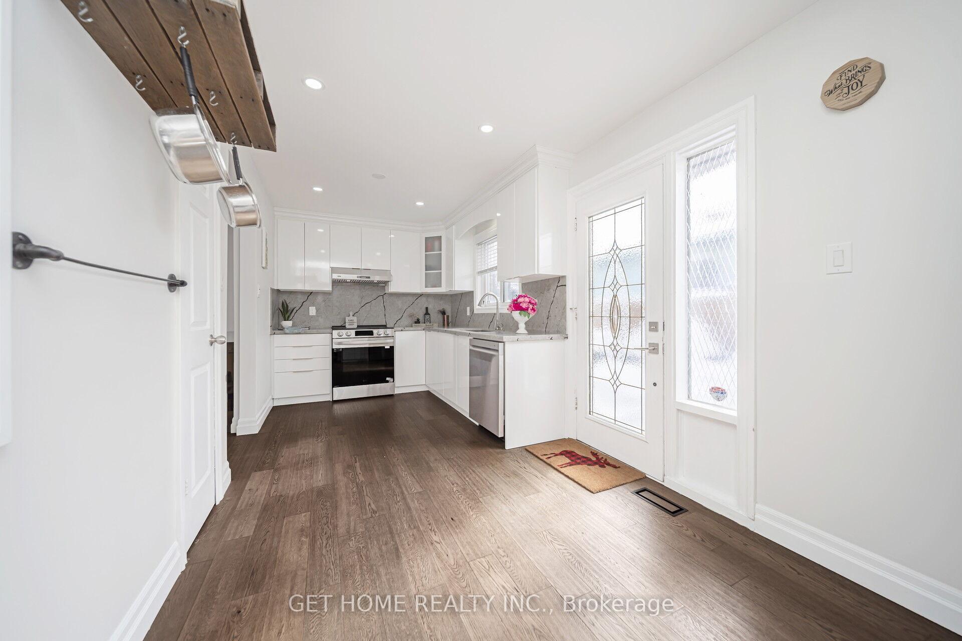 Photo 16 of 2446 Martin Court, Burlington, Mountainside — HOMEH