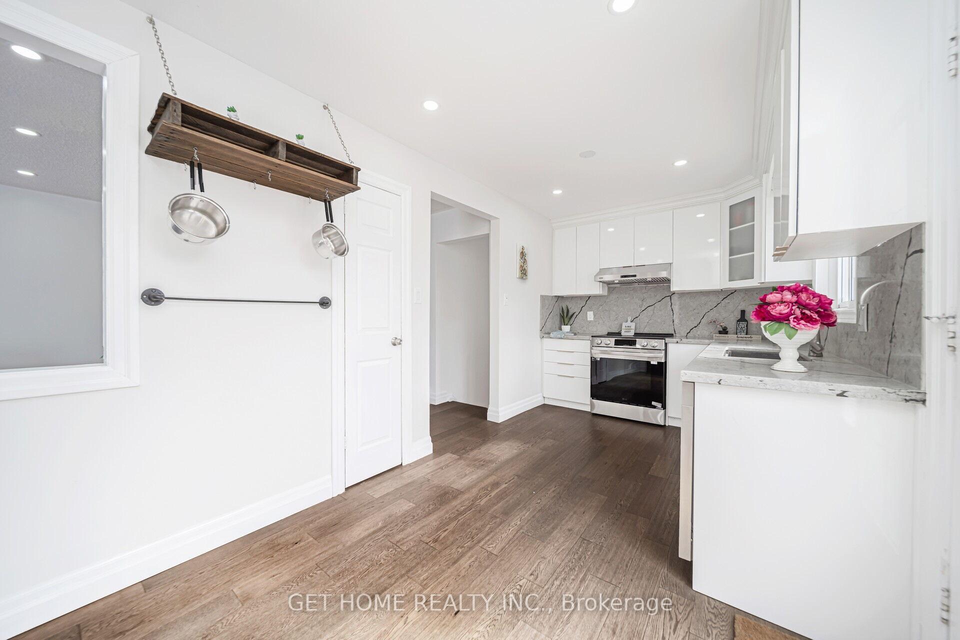 Photo 17 of 2446 Martin Court, Burlington, Mountainside — HOMEH