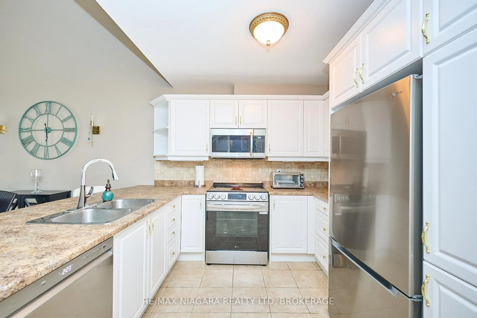 Photo 13 of Unit 10, 4300 Kalar Road, Niagara Falls, Ascot — HOMEH