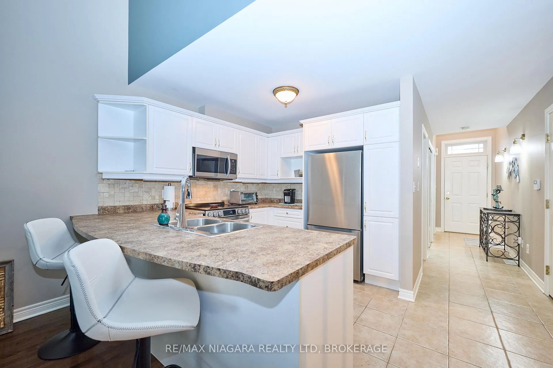 Photo 14 of Unit 10, 4300 Kalar Road, Niagara Falls, Ascot — HOMEH