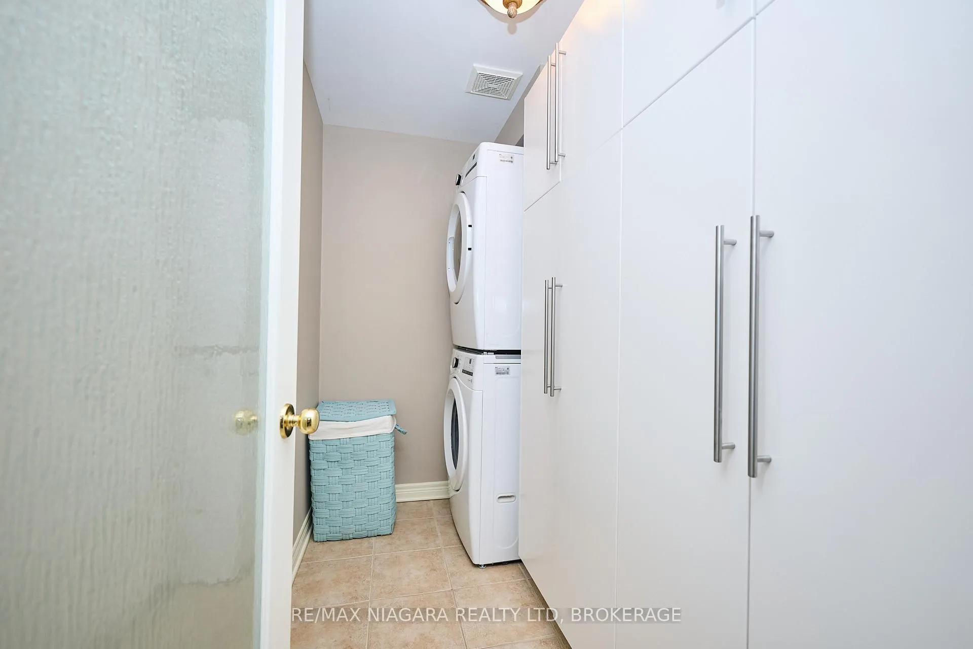 Photo 22 of Unit 10, 4300 Kalar Road, Niagara Falls, Ascot — HOMEH