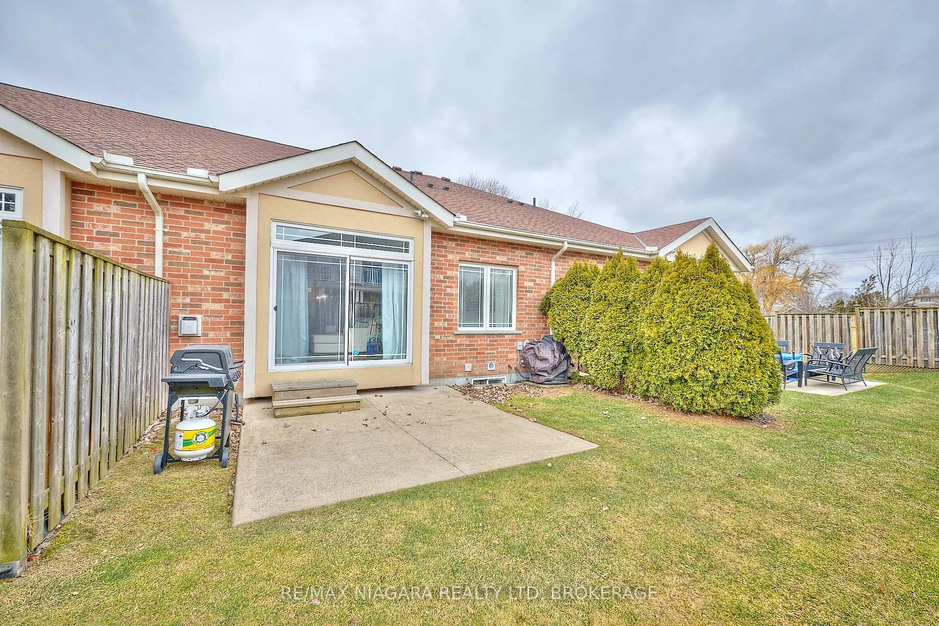 Photo 36 of Unit 10, 4300 Kalar Road, Niagara Falls, Ascot — HOMEH