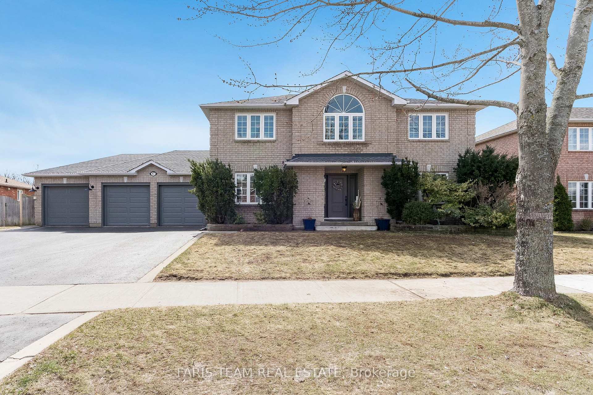 Photo 1 of 87 Silver Maple Crescent, Barrie, Holly — HOMEH