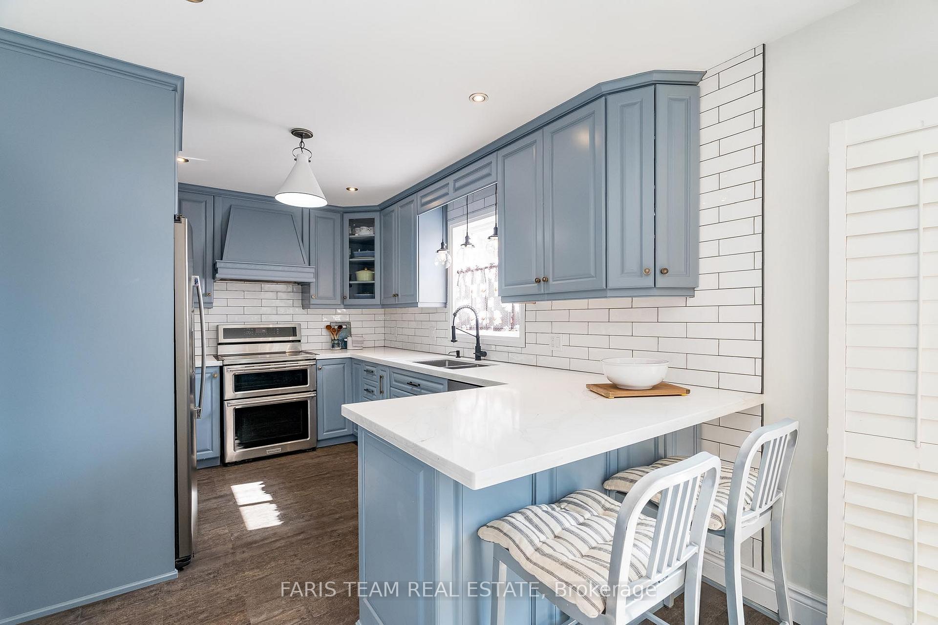 Photo 4 of 87 Silver Maple Crescent, Barrie, Holly — HOMEH