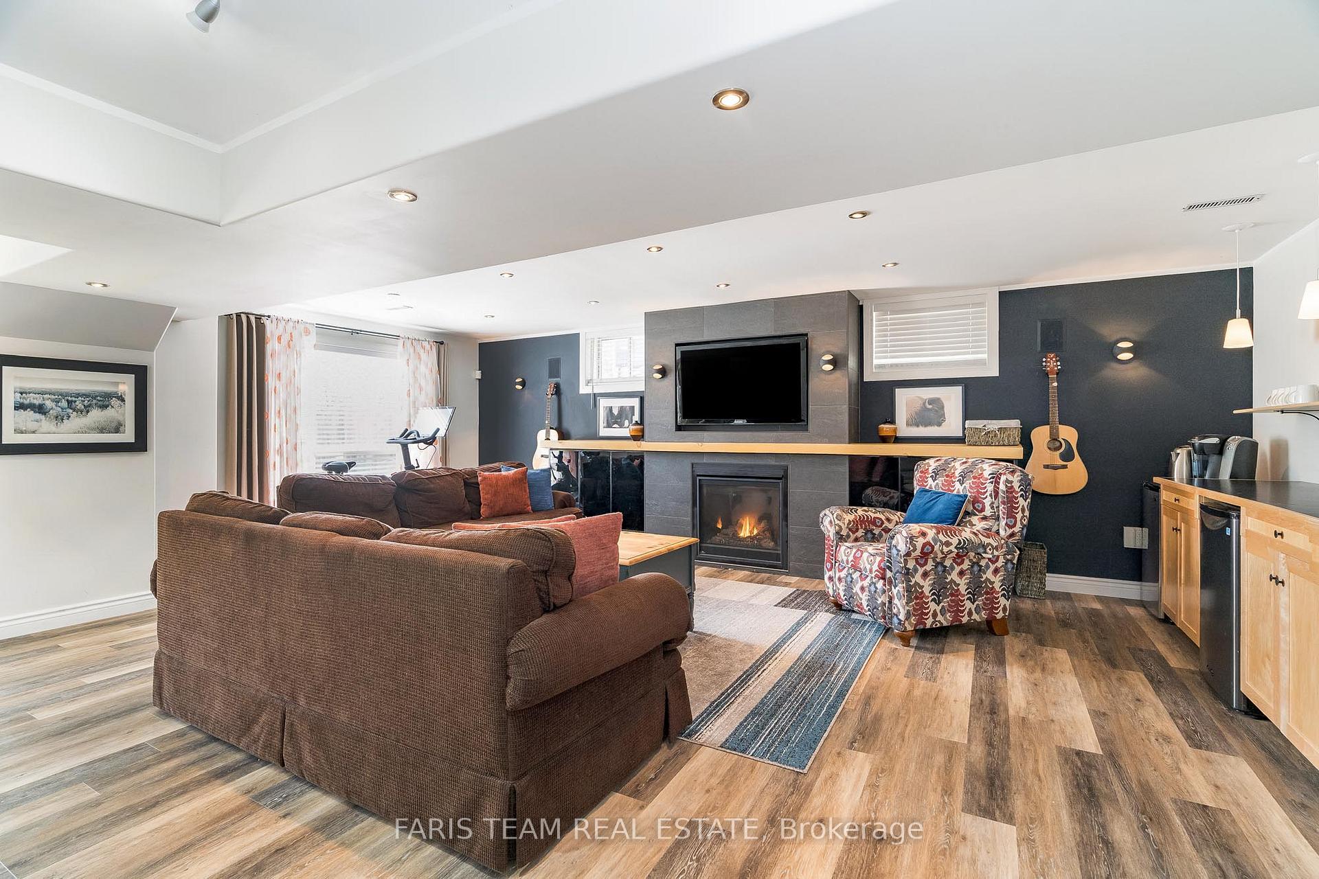 Photo 22 of 87 Silver Maple Crescent, Barrie, Holly — HOMEH