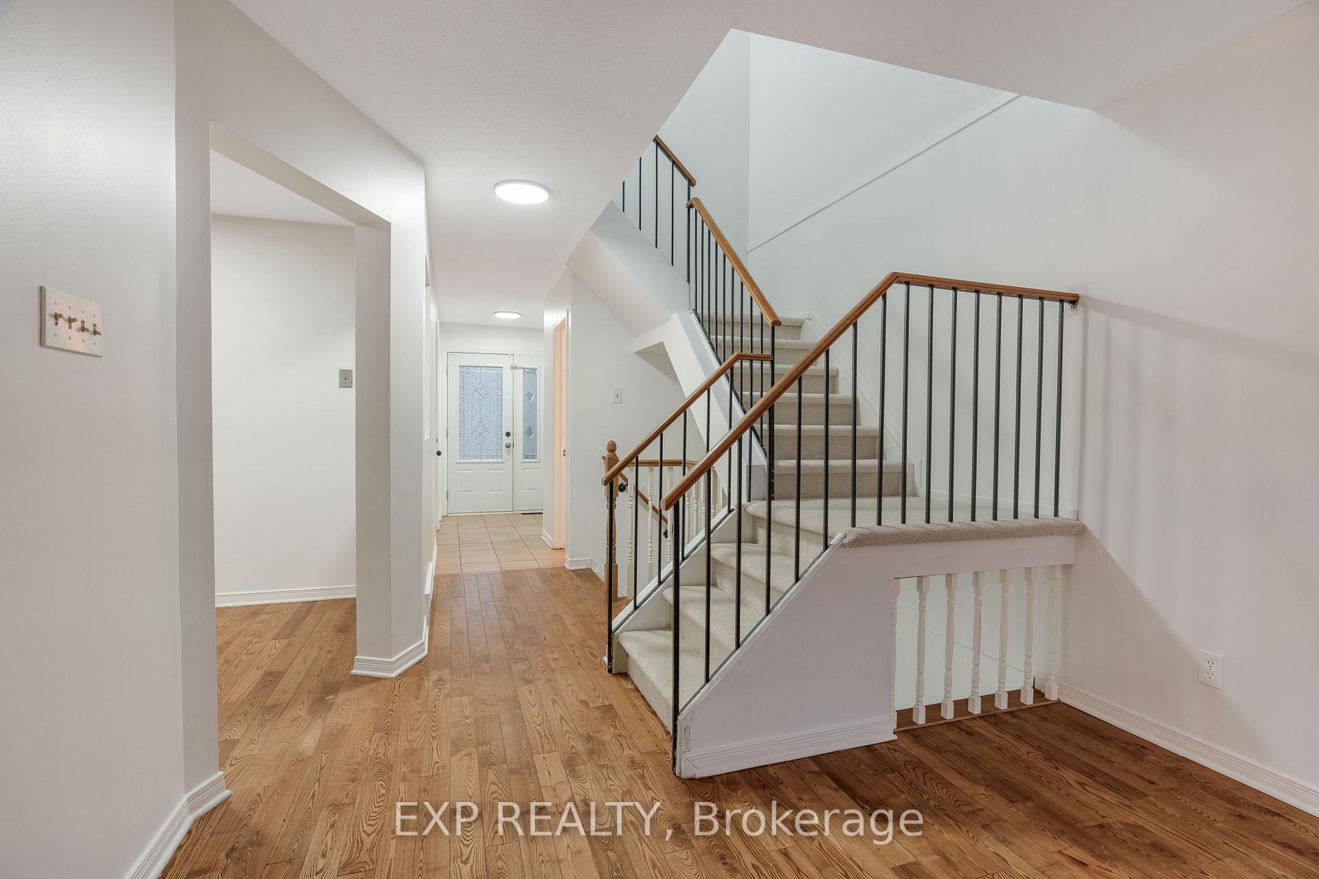 Photo 5 of 29 Bourne Street, Ottawa, Barrhaven - Cedargrove/Fraserdale — HOMEH