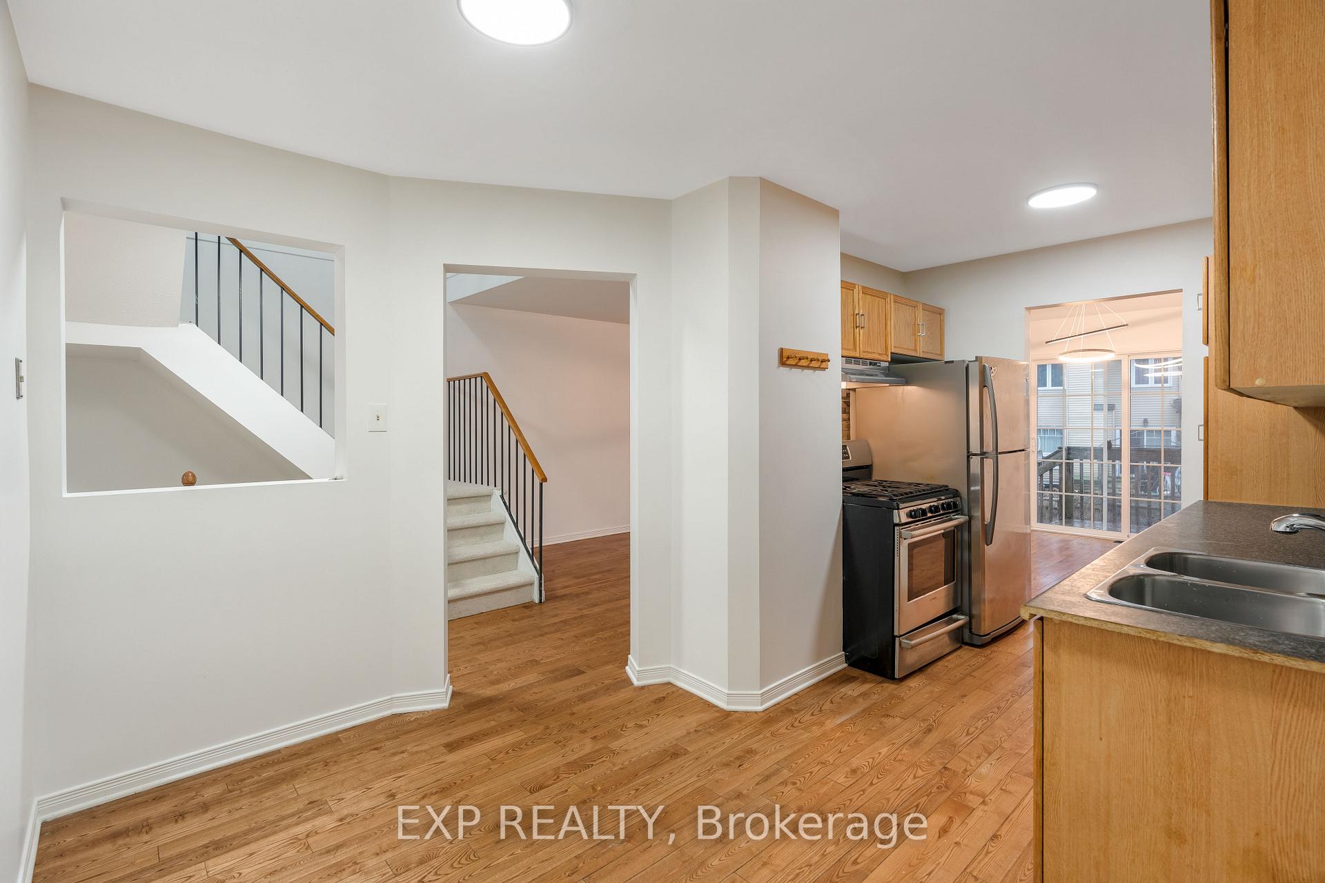 Photo 7 of 29 Bourne Street, Ottawa, Barrhaven - Cedargrove/Fraserdale — HOMEH