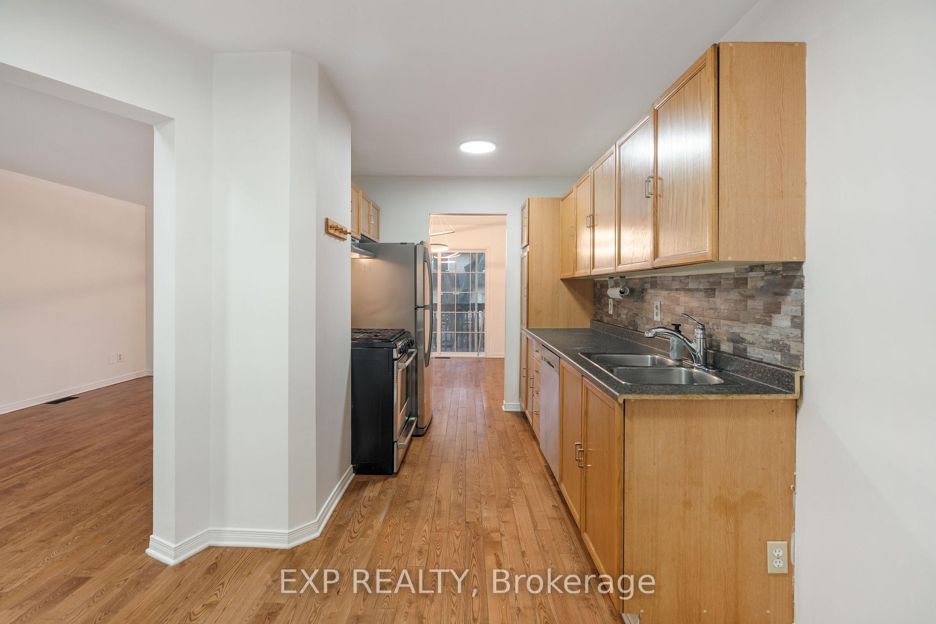 Photo 8 of 29 Bourne Street, Ottawa, Barrhaven - Cedargrove/Fraserdale — HOMEH