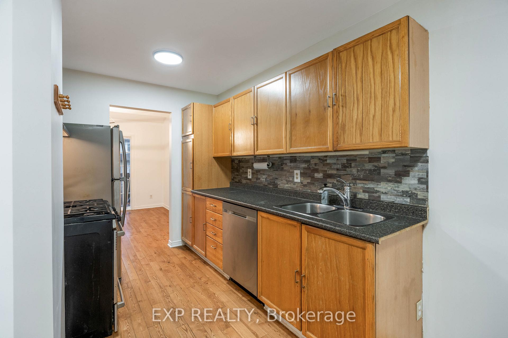 Photo 9 of 29 Bourne Street, Ottawa, Barrhaven - Cedargrove/Fraserdale — HOMEH