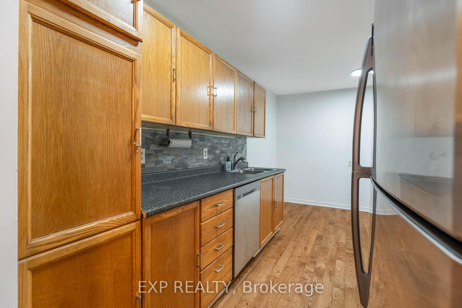 Photo 11 of 29 Bourne Street, Ottawa, Barrhaven - Cedargrove/Fraserdale — HOMEH