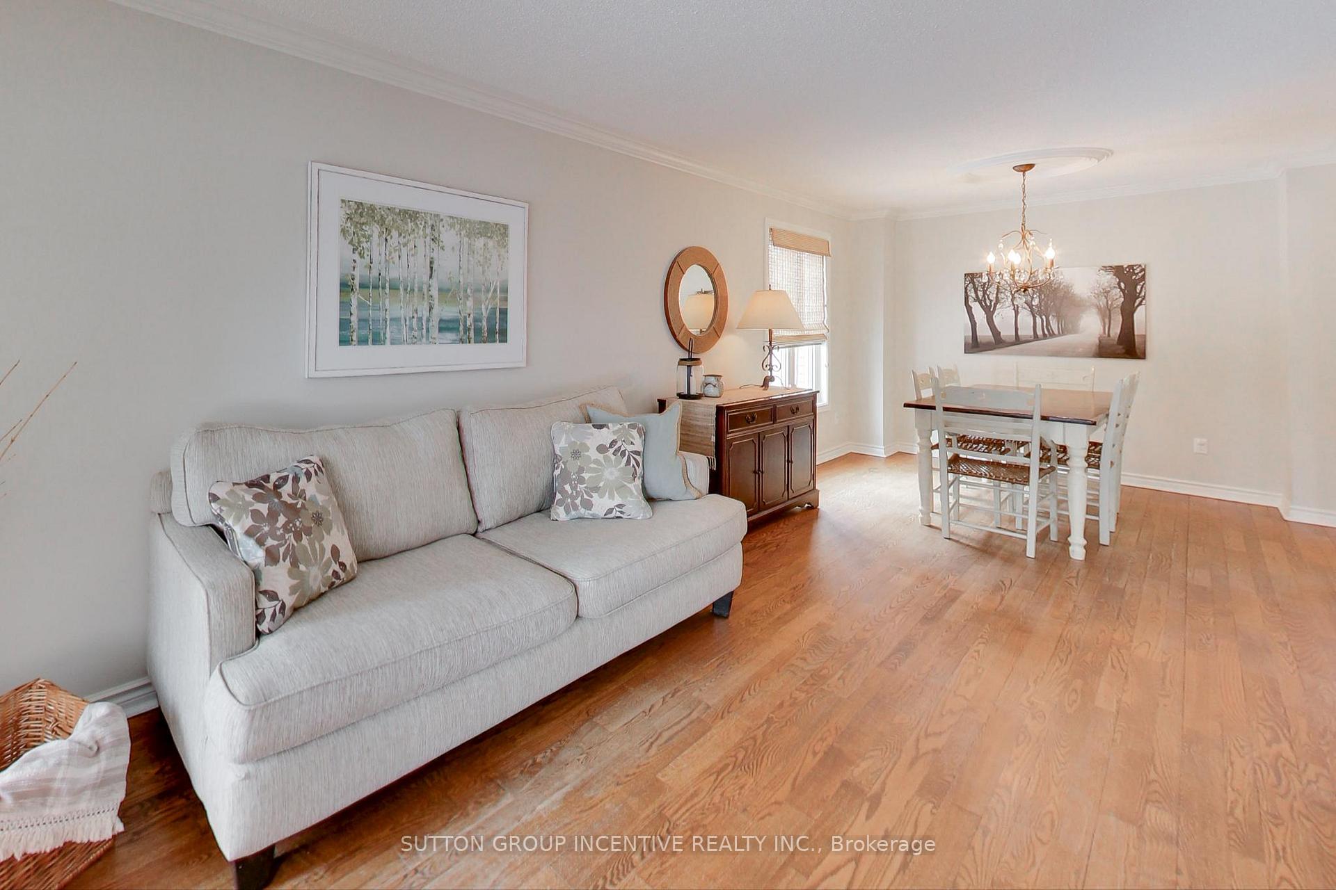 Photo 5 of 16 Byron Crescent, Barrie, Allandale Heights — HOMEH