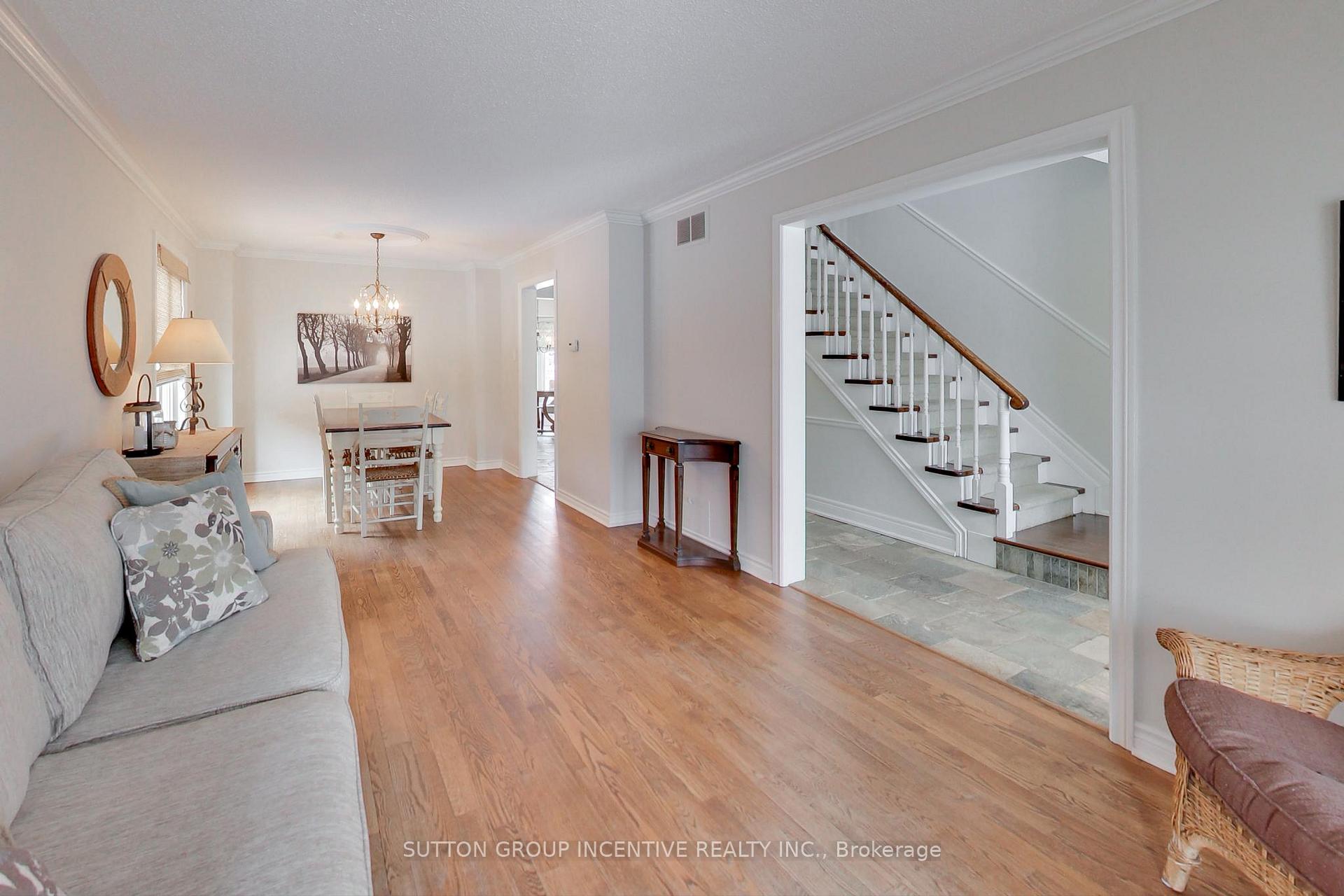 Photo 7 of 16 Byron Crescent, Barrie, Allandale Heights — HOMEH