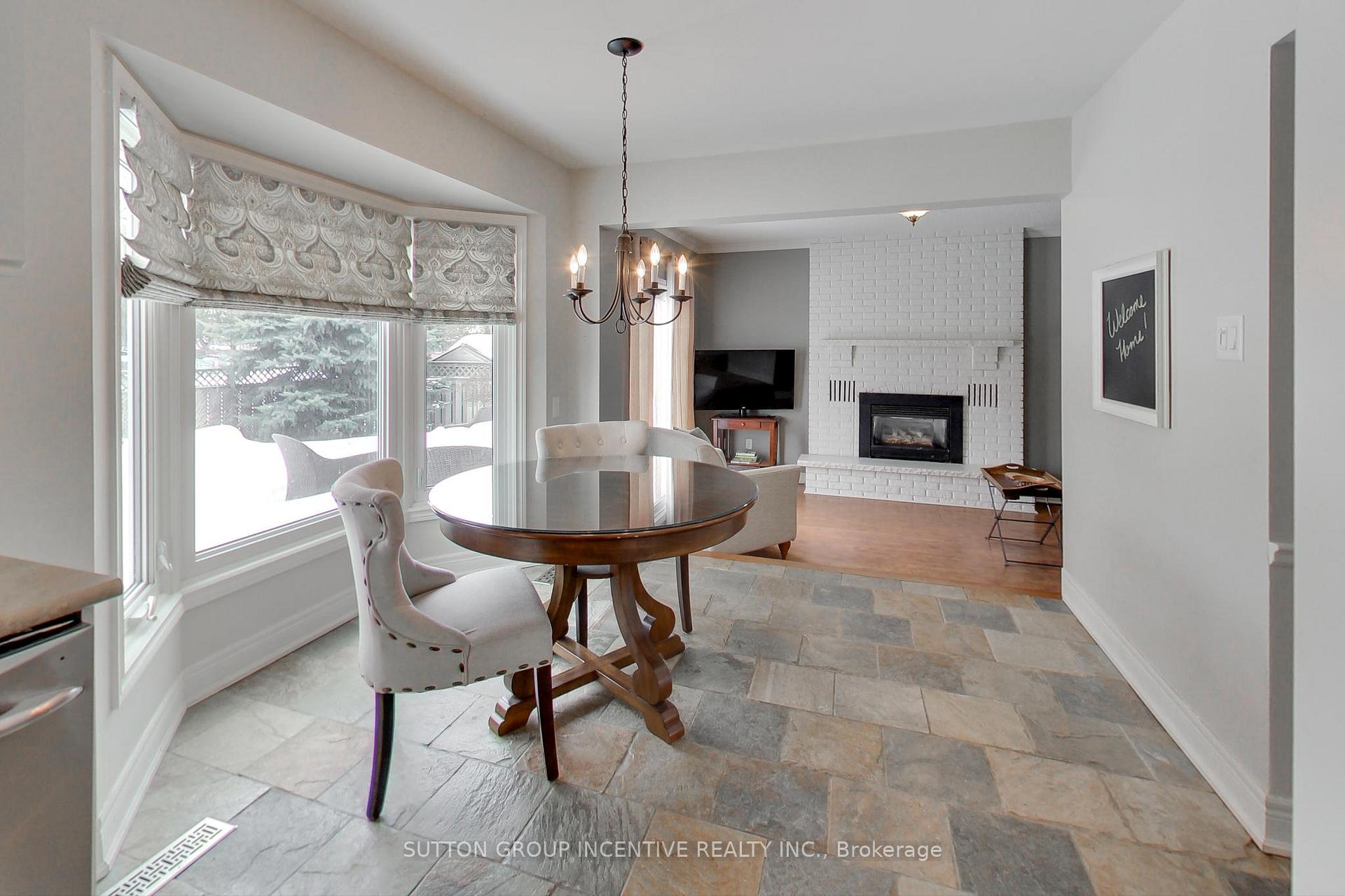 Photo 11 of 16 Byron Crescent, Barrie, Allandale Heights — HOMEH