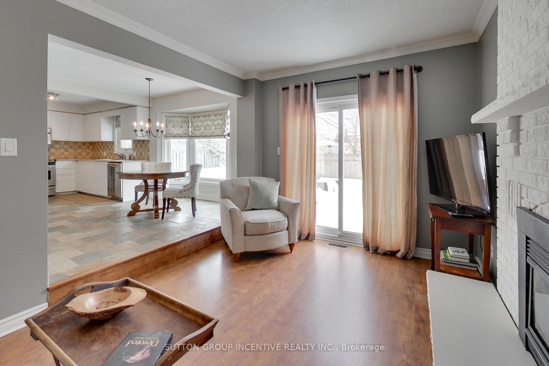 Photo 13 of 16 Byron Crescent, Barrie, Allandale Heights — HOMEH