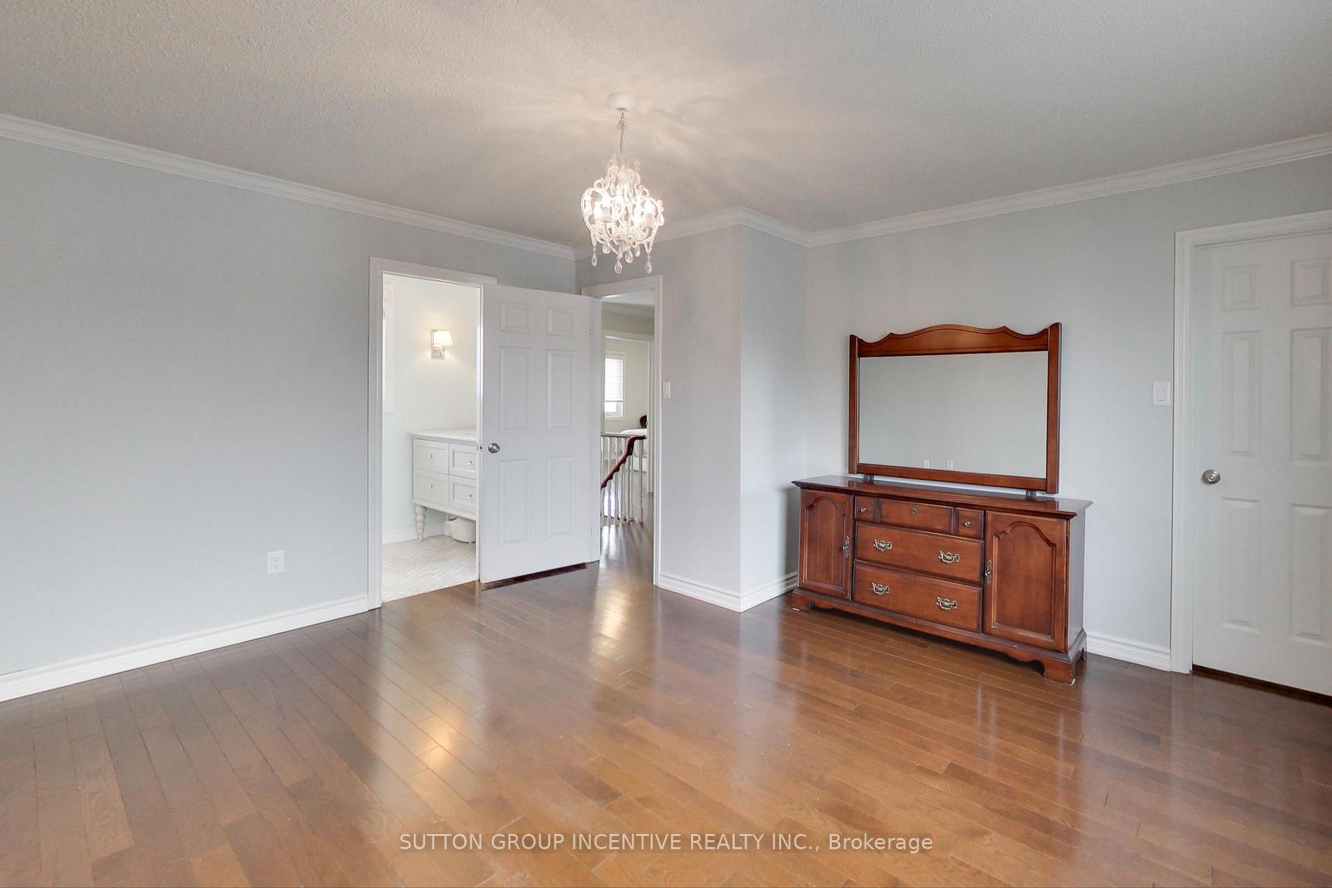 Photo 18 of 16 Byron Crescent, Barrie, Allandale Heights — HOMEH