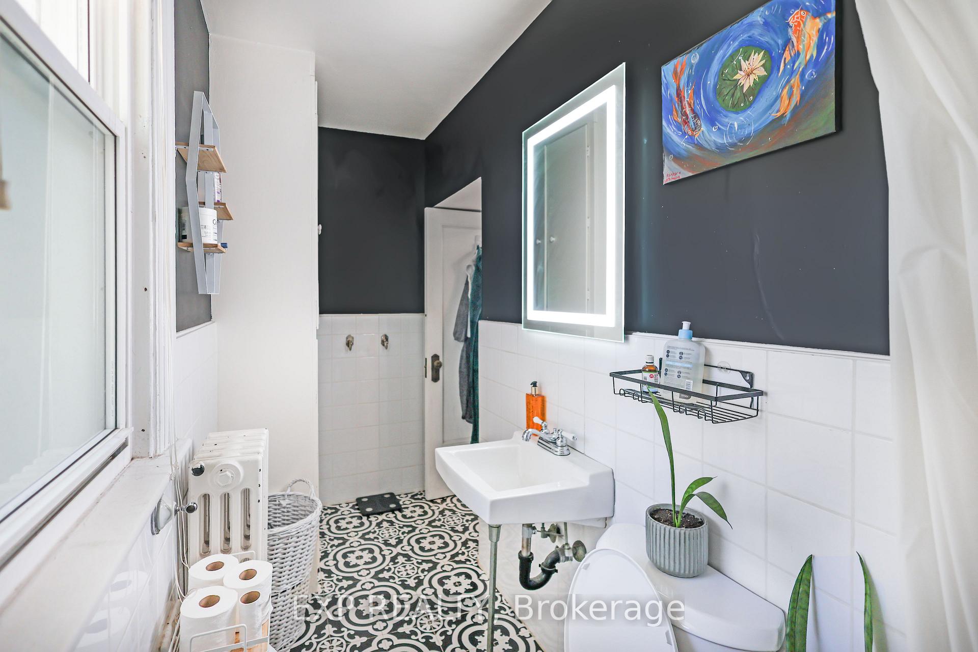 Photo 9 of 28 Eastbourne Avenue, Hamilton, St. Clair — HOMEH