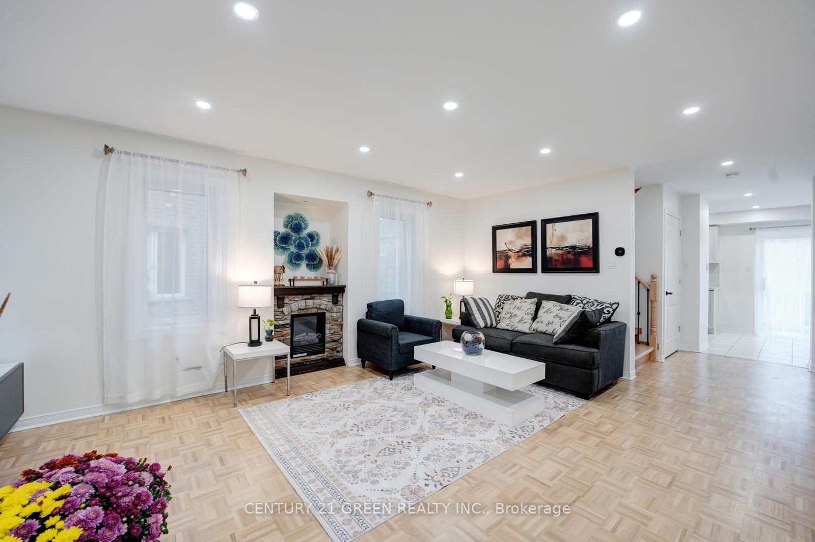 Photo 6 of 62 Saintsbury Crescent, Brampton, Sandringham-Wellington — HOMEH