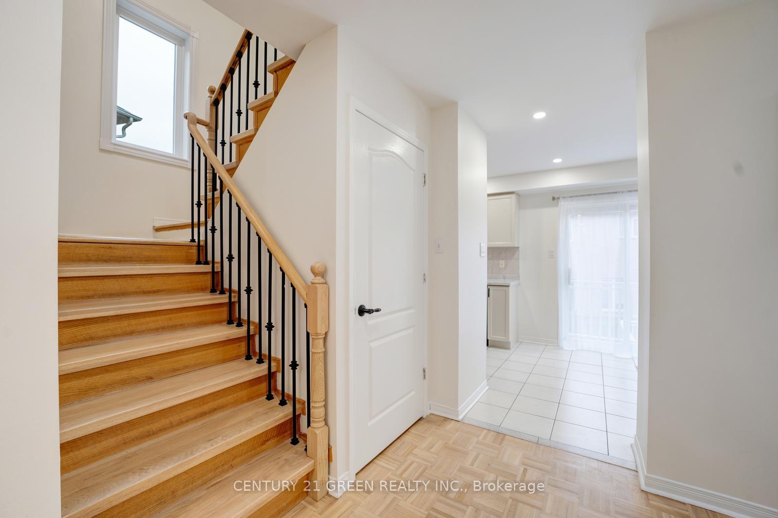Photo 7 of 62 Saintsbury Crescent, Brampton, Sandringham-Wellington — HOMEH