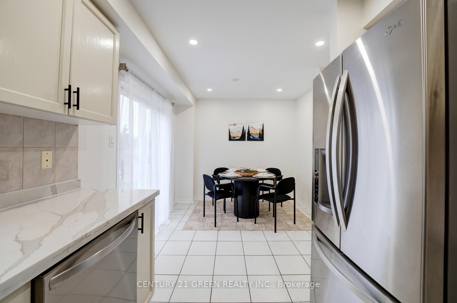 Photo 8 of 62 Saintsbury Crescent, Brampton, Sandringham-Wellington — HOMEH