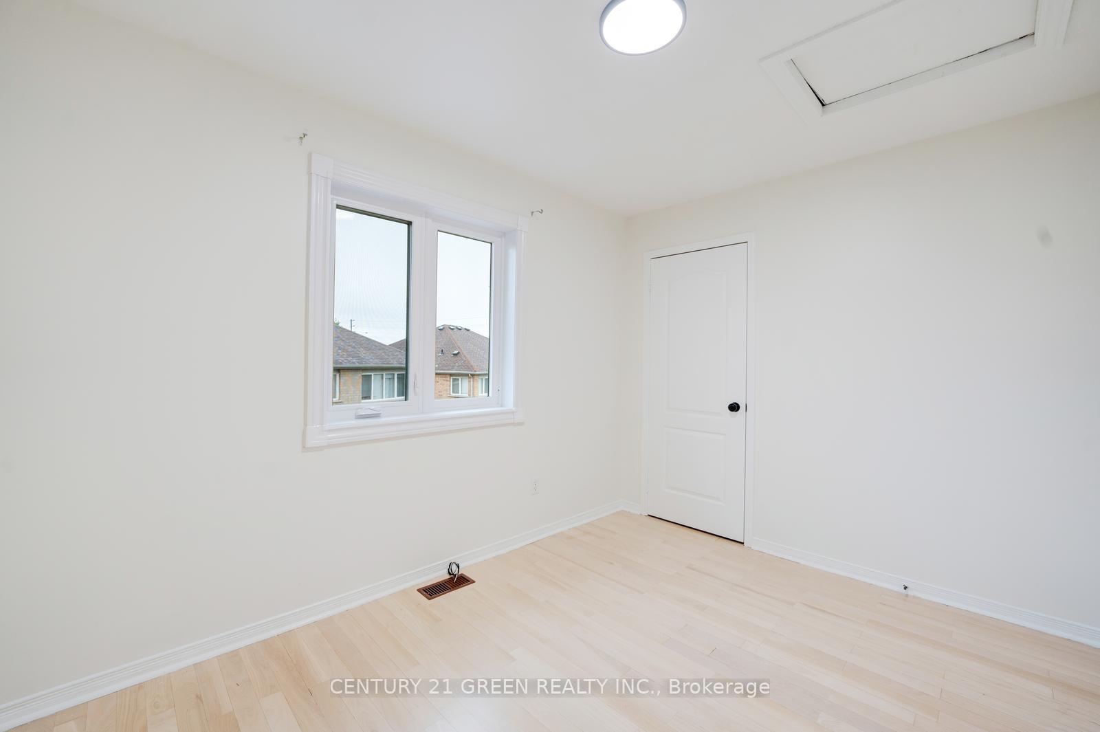 Photo 16 of 62 Saintsbury Crescent, Brampton, Sandringham-Wellington — HOMEH