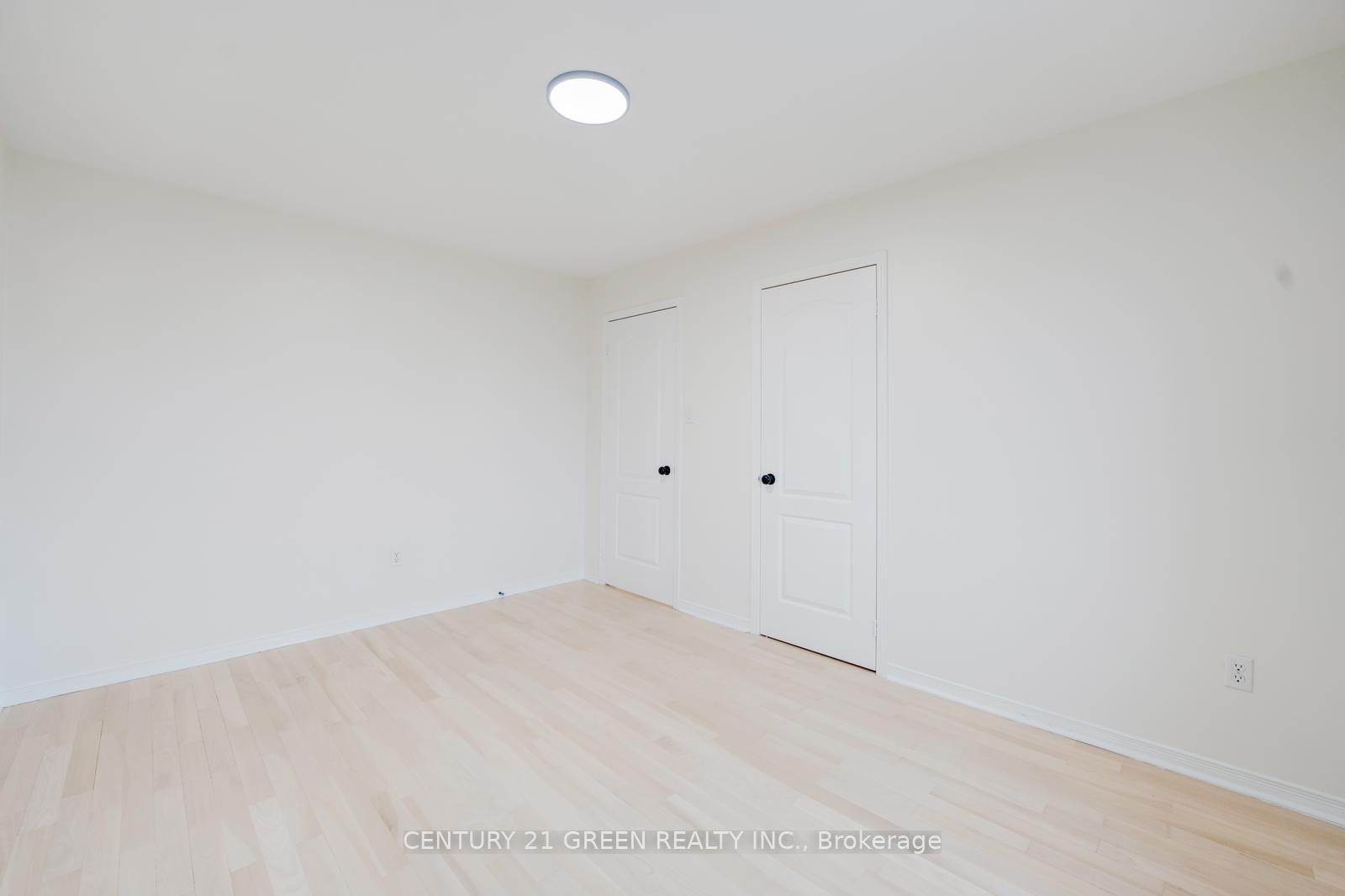 Photo 18 of 62 Saintsbury Crescent, Brampton, Sandringham-Wellington — HOMEH
