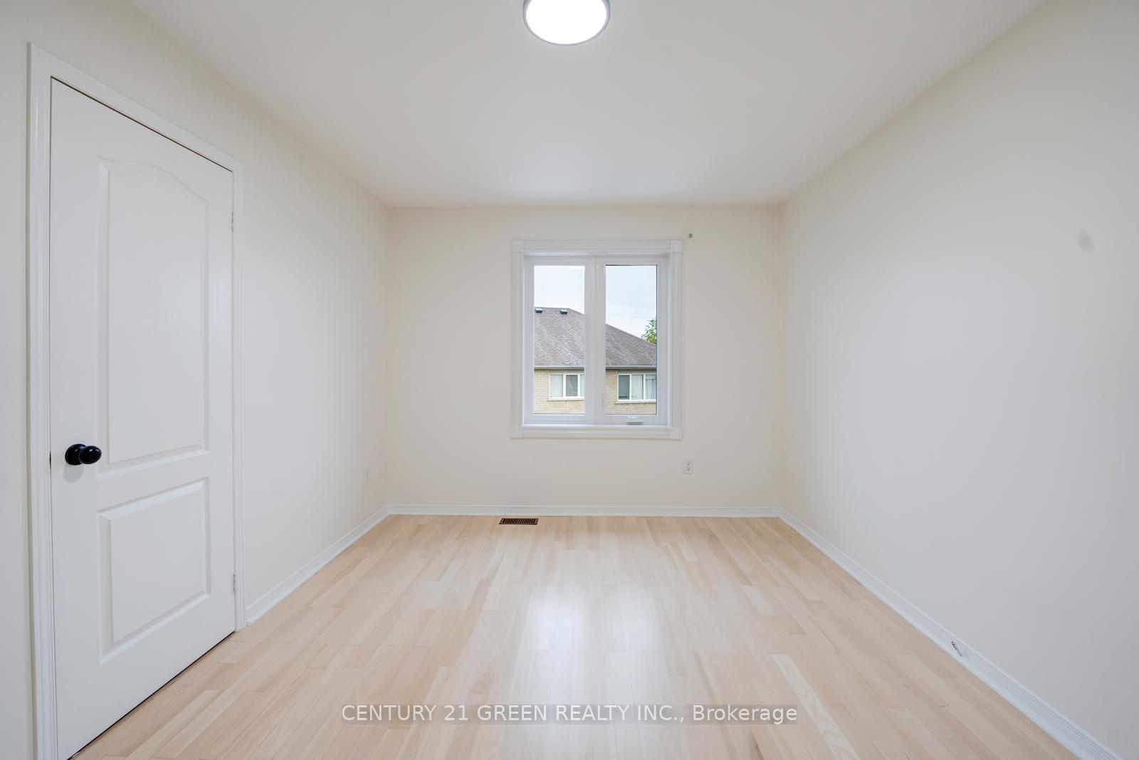 Photo 19 of 62 Saintsbury Crescent, Brampton, Sandringham-Wellington — HOMEH