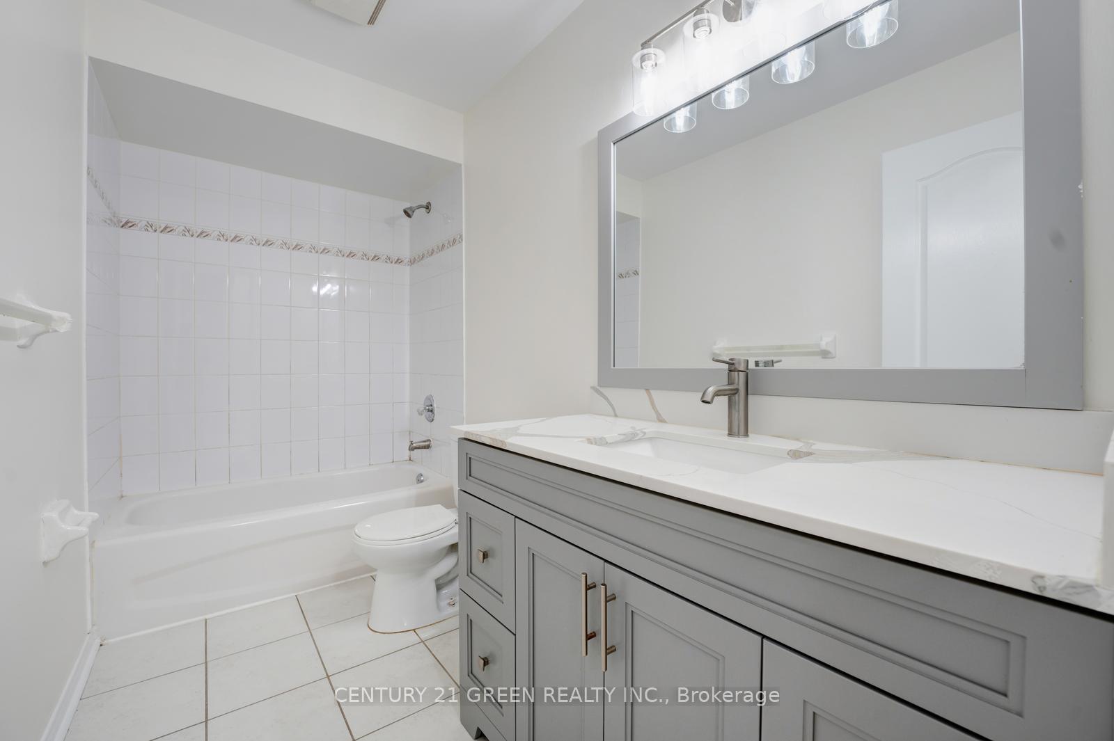 Photo 20 of 62 Saintsbury Crescent, Brampton, Sandringham-Wellington — HOMEH