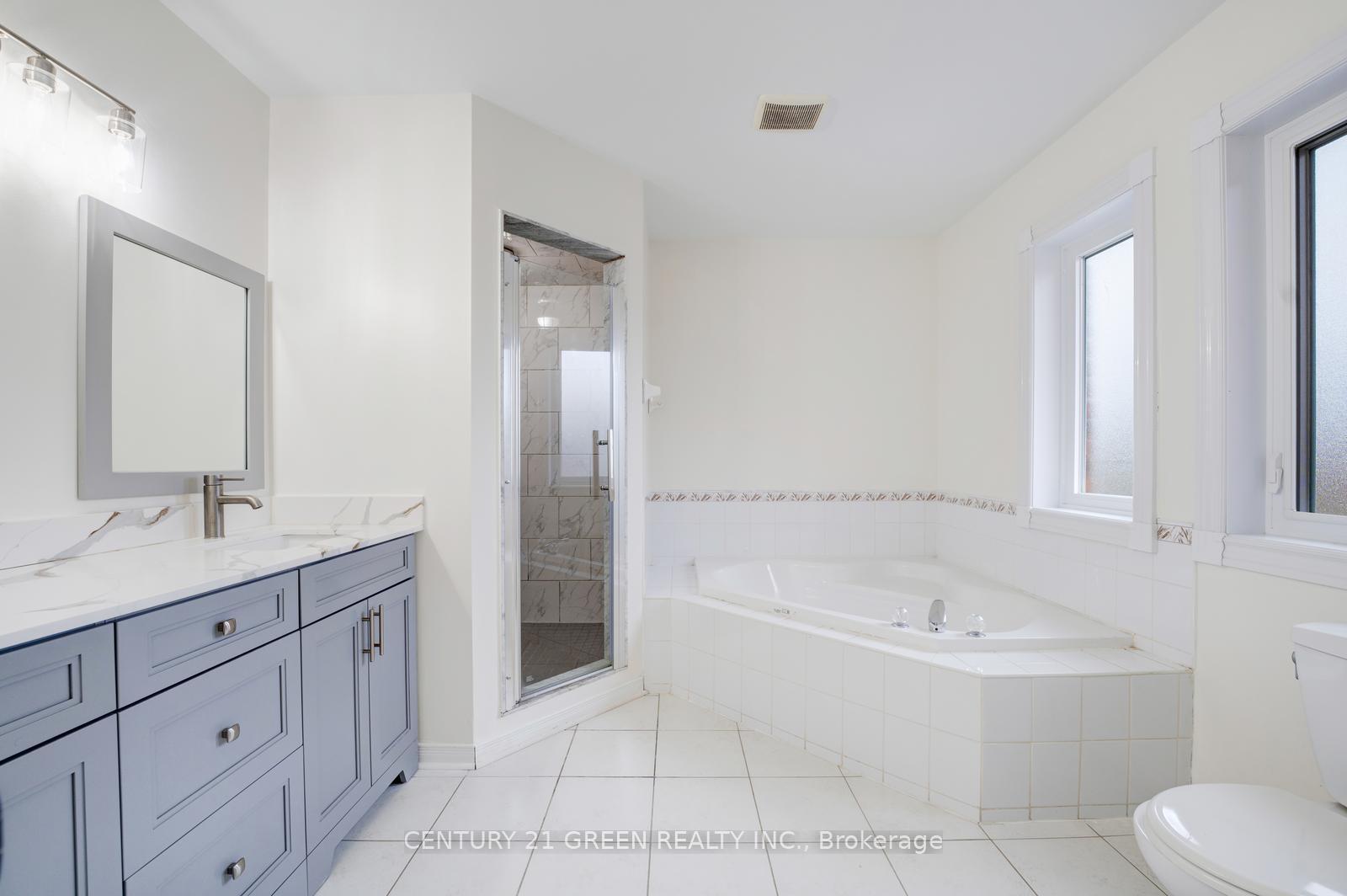 Photo 22 of 62 Saintsbury Crescent, Brampton, Sandringham-Wellington — HOMEH