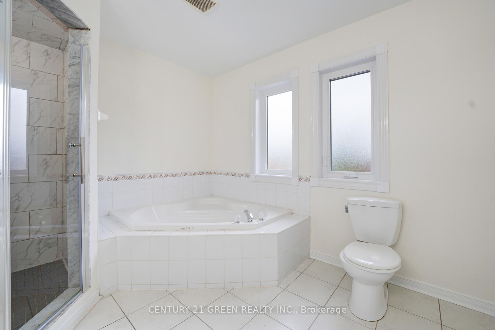 Photo 23 of 62 Saintsbury Crescent, Brampton, Sandringham-Wellington — HOMEH