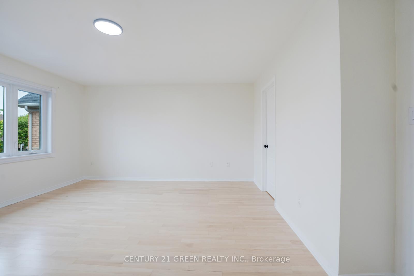 Photo 25 of 62 Saintsbury Crescent, Brampton, Sandringham-Wellington — HOMEH