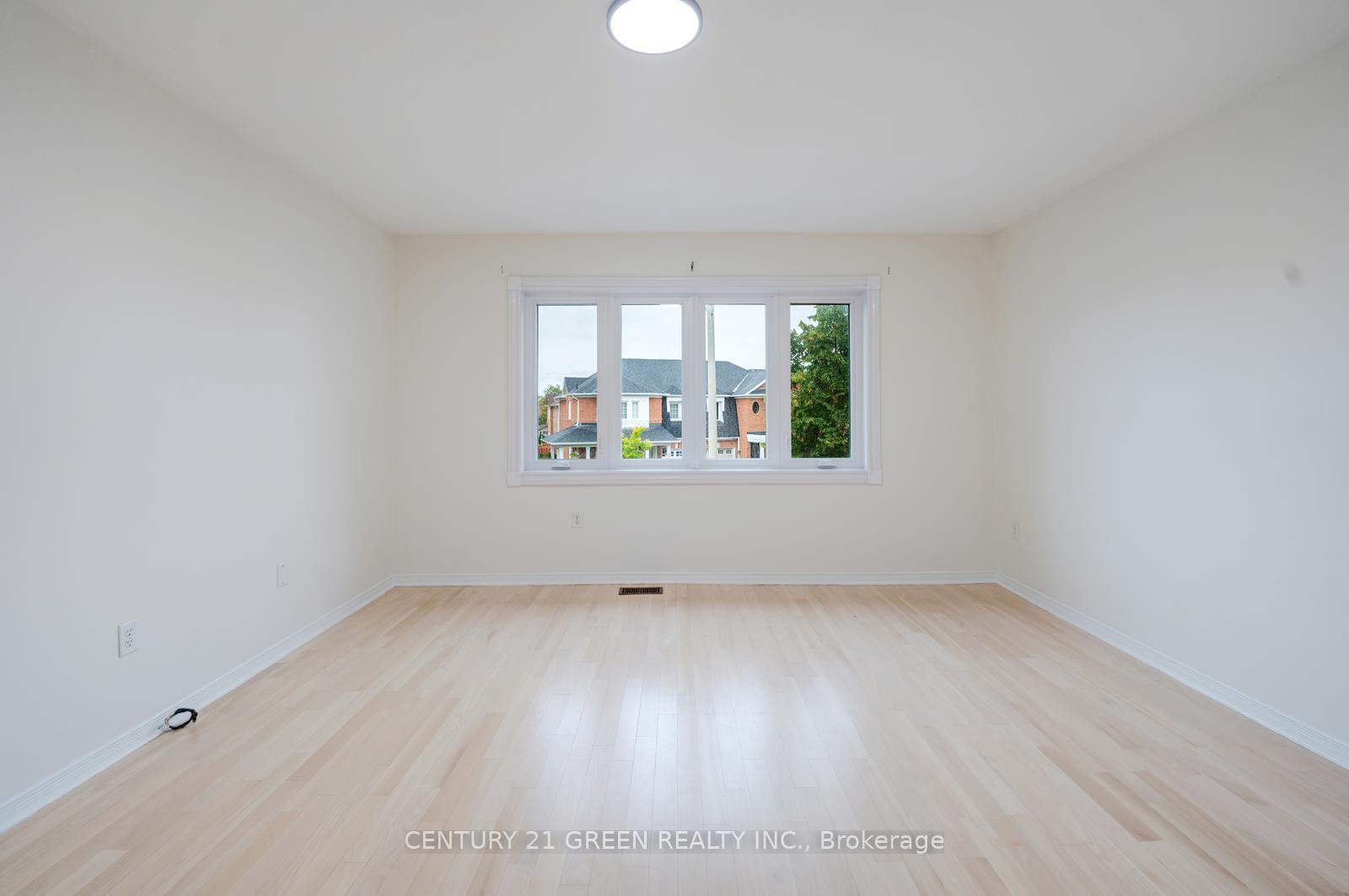 Photo 27 of 62 Saintsbury Crescent, Brampton, Sandringham-Wellington — HOMEH