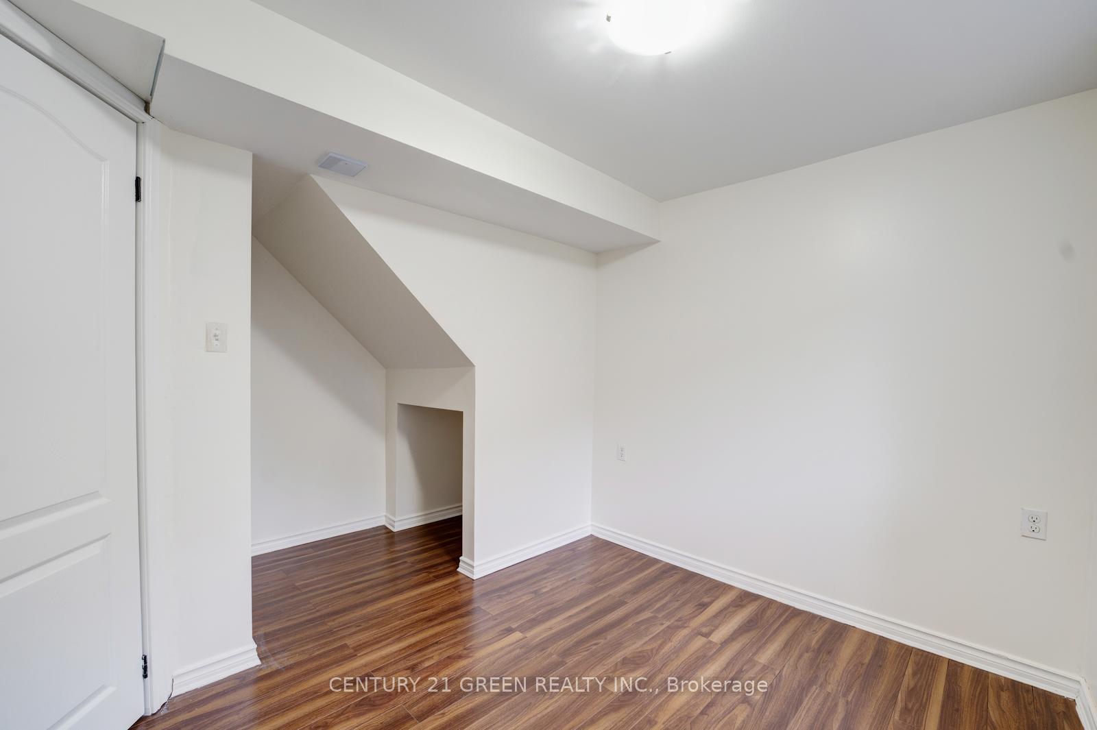 Photo 30 of 62 Saintsbury Crescent, Brampton, Sandringham-Wellington — HOMEH