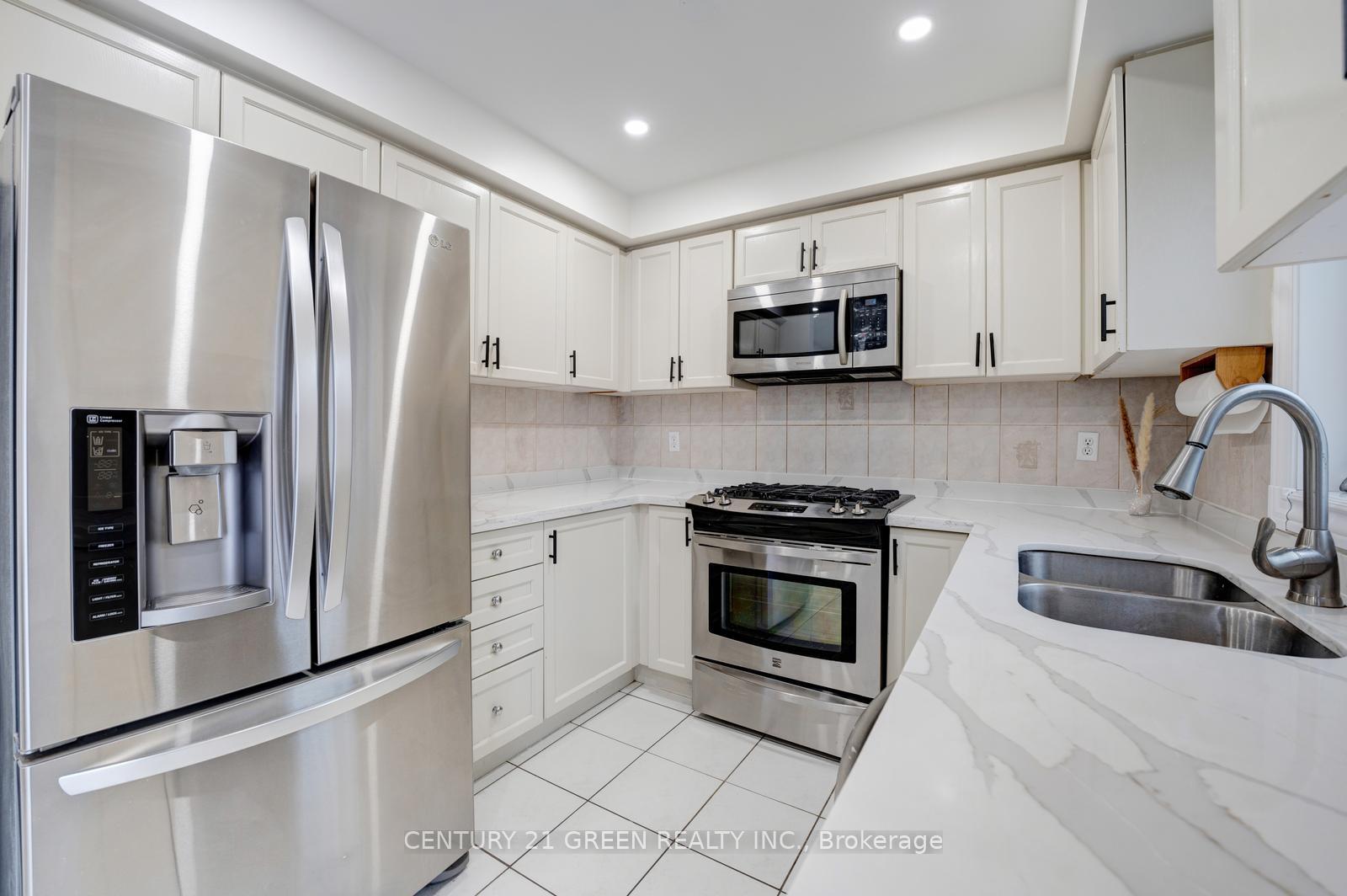 Photo 46 of 62 Saintsbury Crescent, Brampton, Sandringham-Wellington — HOMEH
