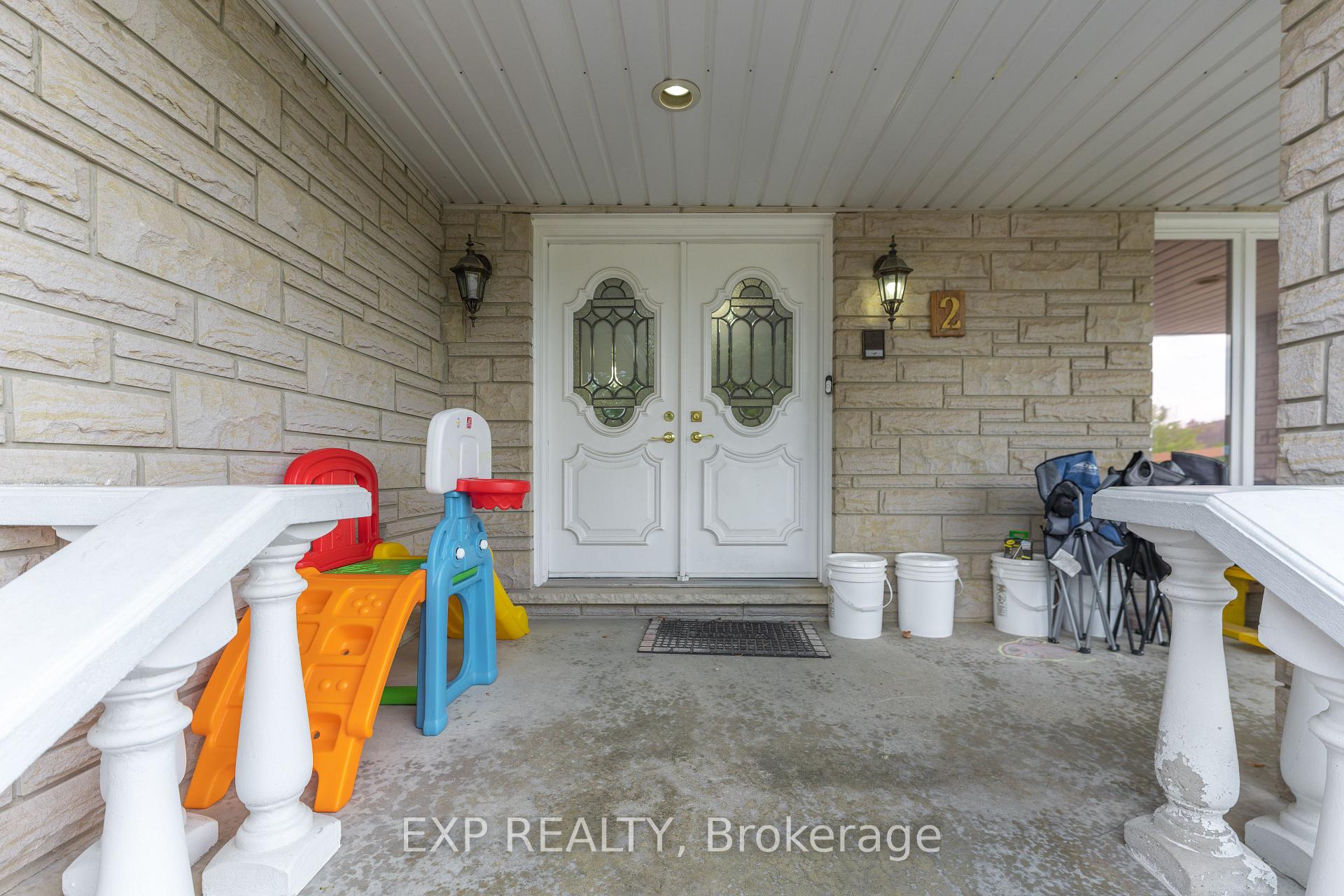 Photo 2 of 2 Glencrest Avenue, Hamilton, Stoney Creek — HOMEH