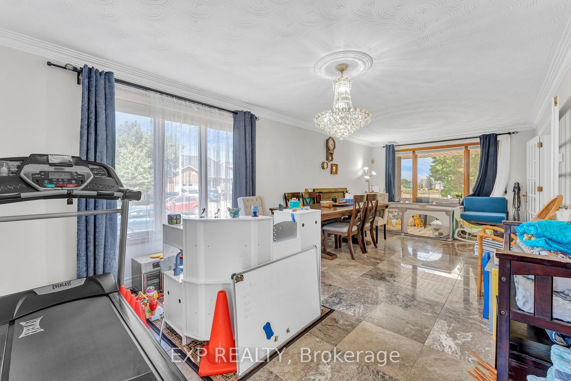 Photo 7 of 2 Glencrest Avenue, Hamilton, Stoney Creek — HOMEH