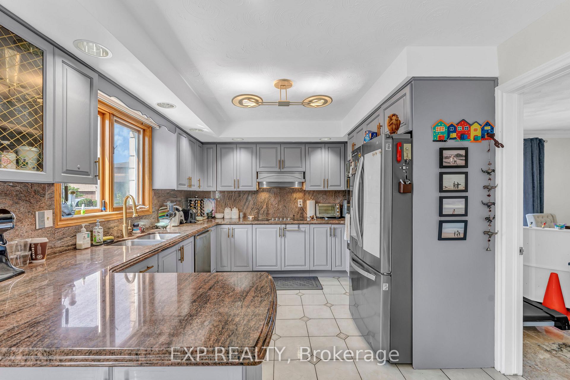 Photo 9 of 2 Glencrest Avenue, Hamilton, Stoney Creek — HOMEH