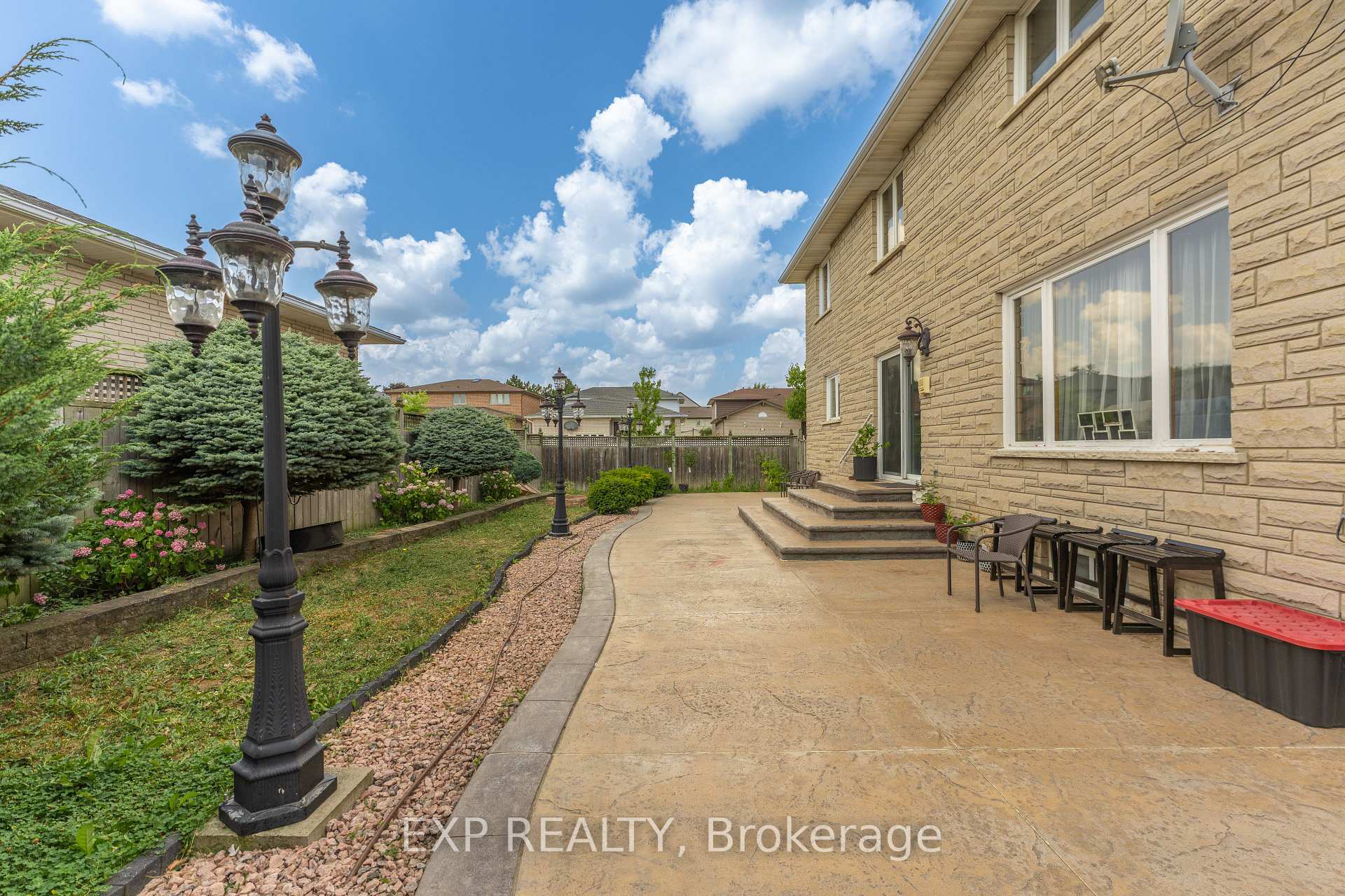 Photo 39 of 2 Glencrest Avenue, Hamilton, Stoney Creek — HOMEH