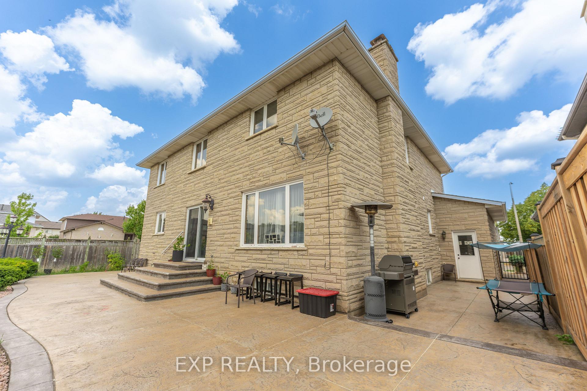Photo 40 of 2 Glencrest Avenue, Hamilton, Stoney Creek — HOMEH