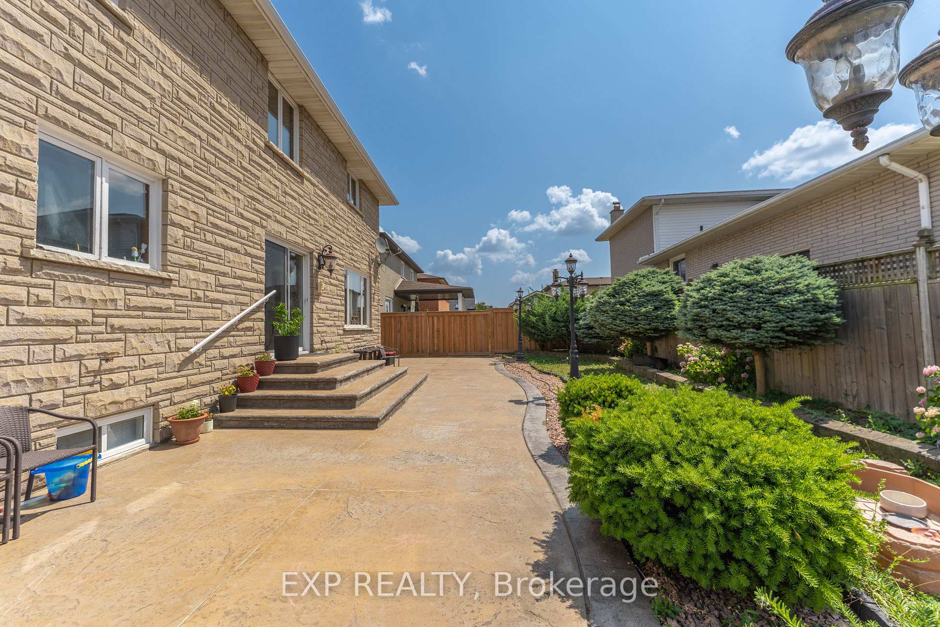 Photo 46 of 2 Glencrest Avenue, Hamilton, Stoney Creek — HOMEH