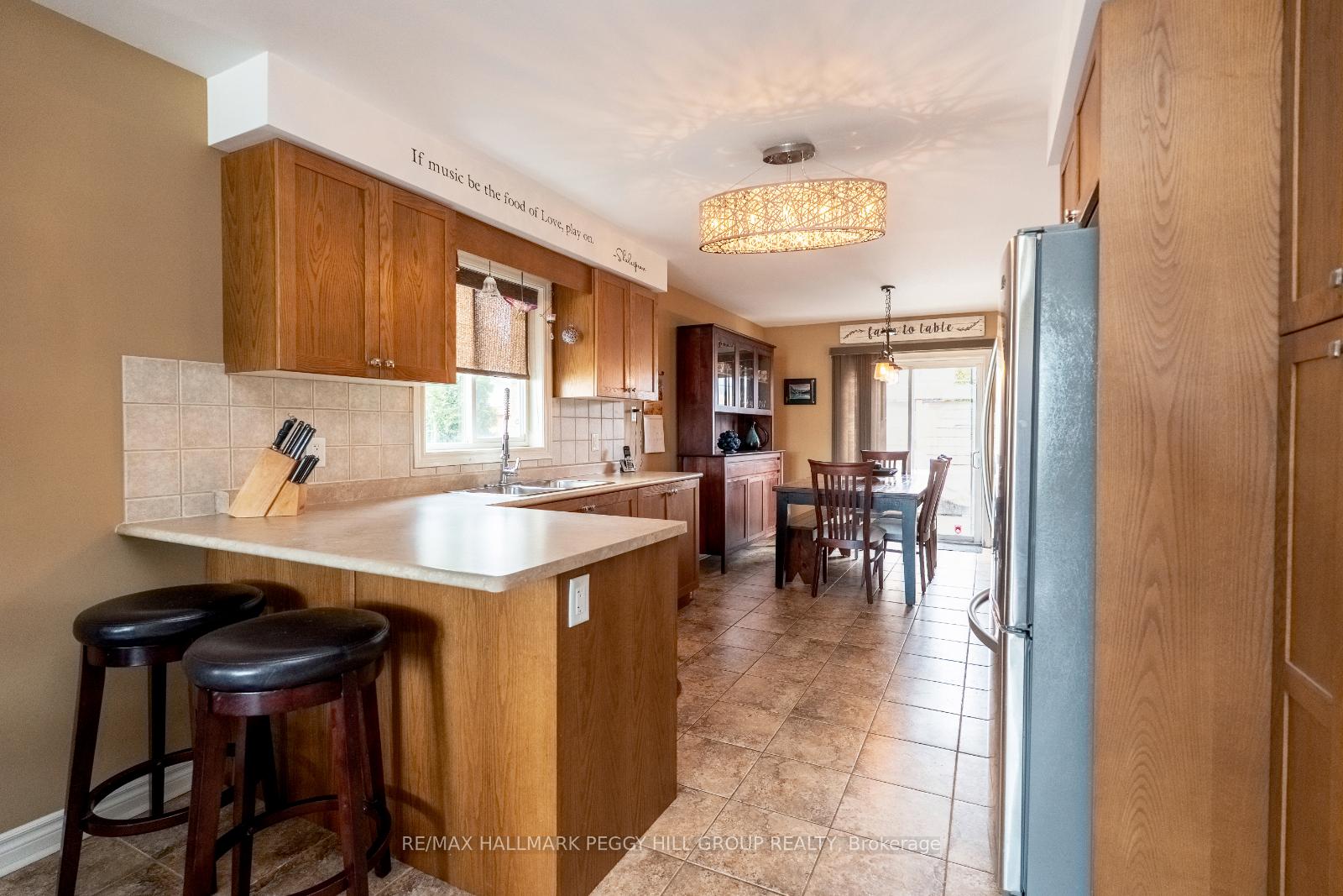 Photo 4 of 38 Touchette Drive, Barrie, Holly — HOMEH