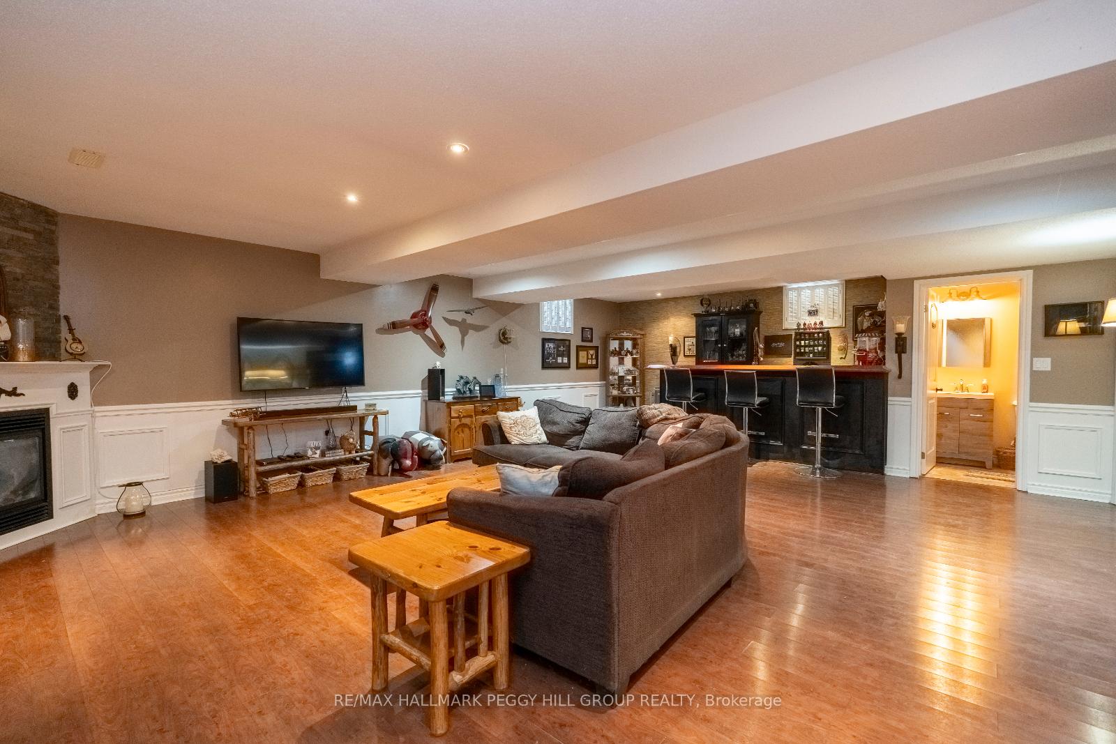 Photo 12 of 38 Touchette Drive, Barrie, Holly — HOMEH