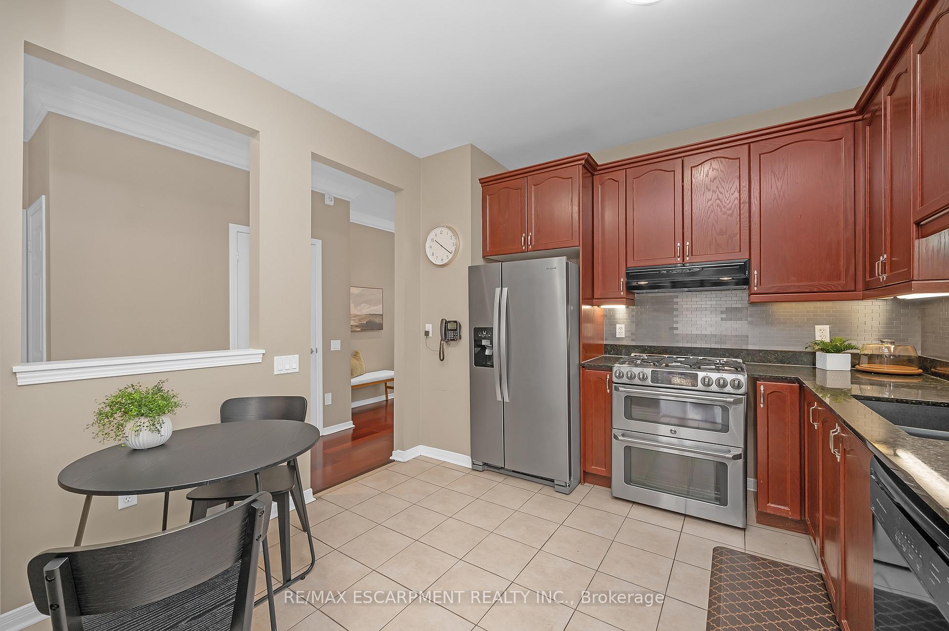 Photo 9 of Unit 18, 2243 Turnberry Road, Burlington, Rose — HOMEH