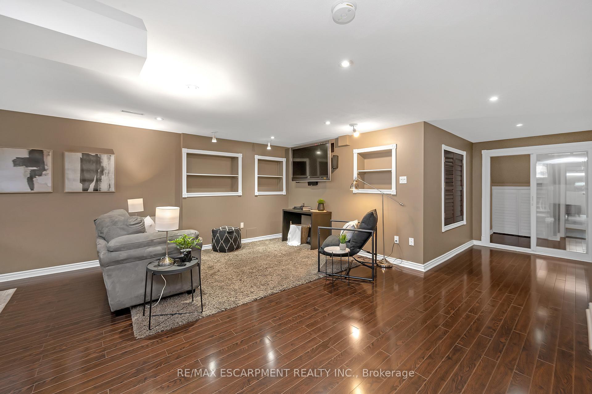 Photo 18 of Unit 18, 2243 Turnberry Road, Burlington, Rose — HOMEH